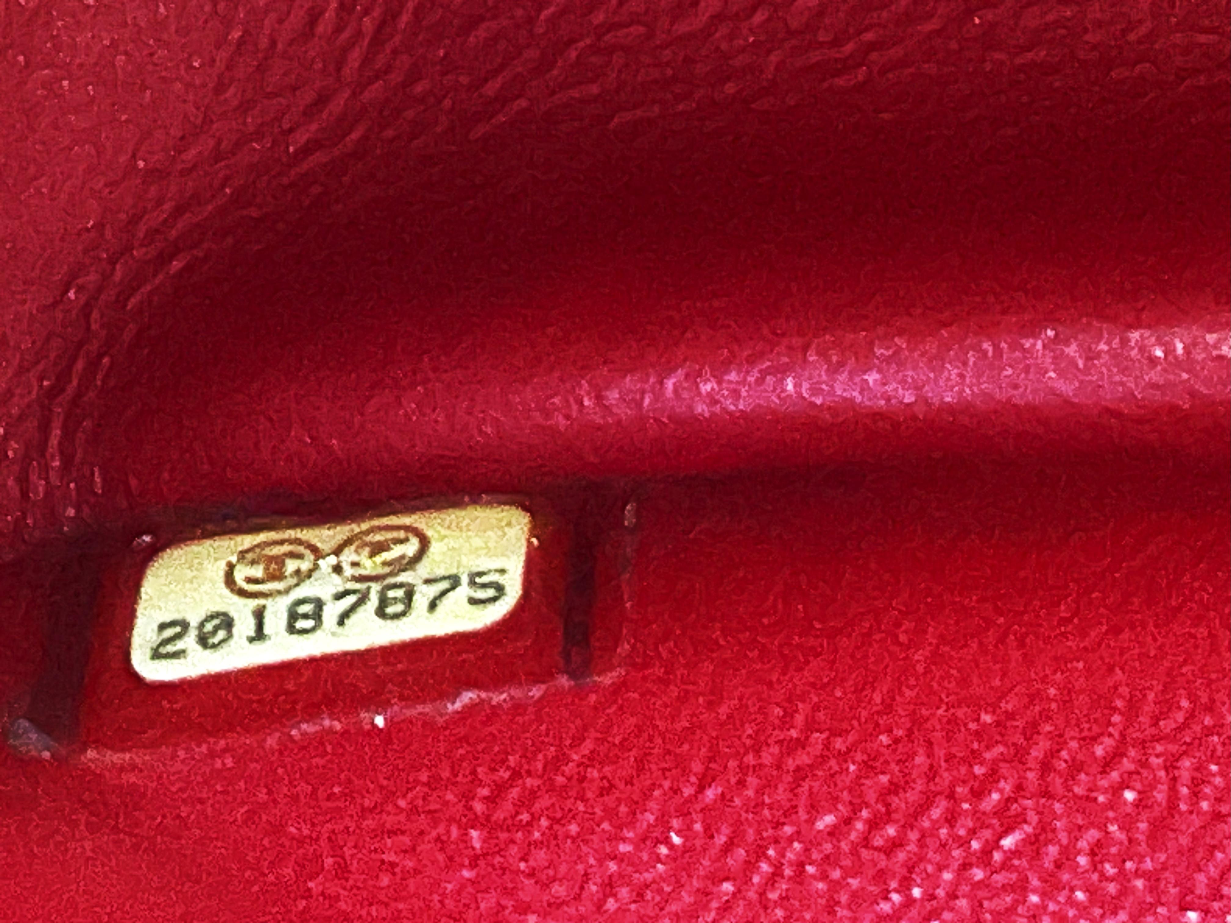 BORSA JUMBO TIMELESS Chanel, pelle di montone trapuntata rossa, 2010, catena in metallo argentato in vendita 6