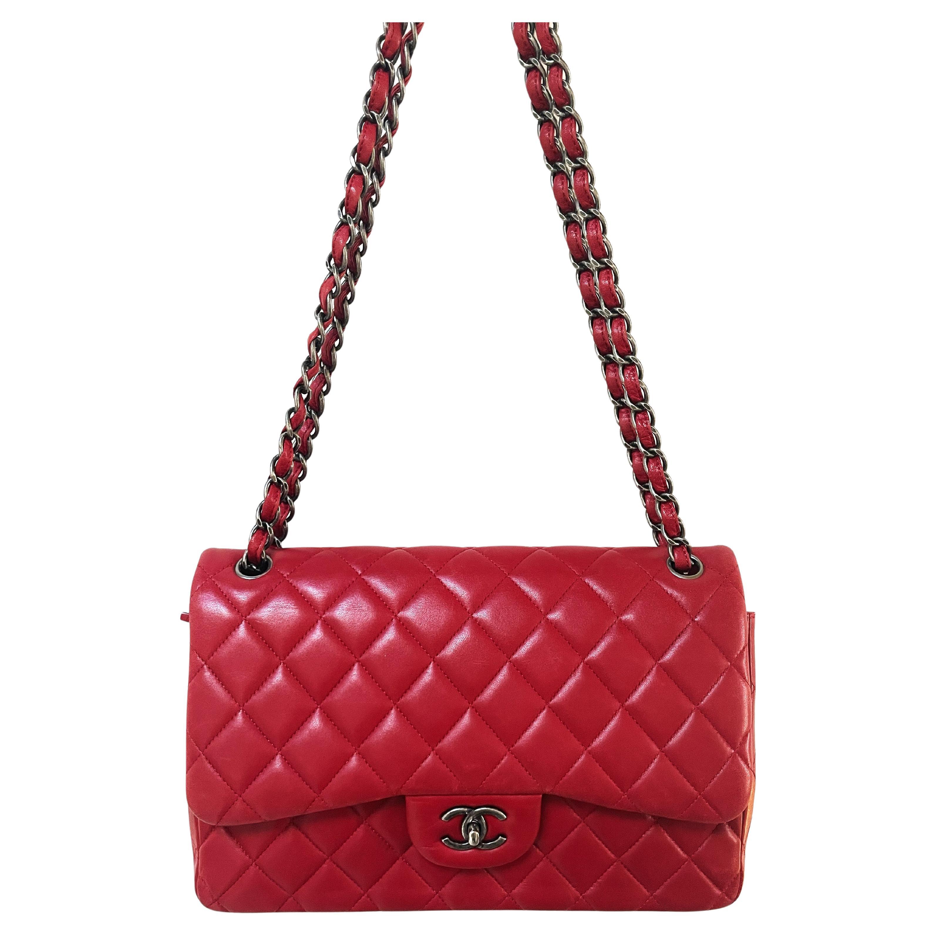 BORSA JUMBO TIMELESS Chanel, pelle di montone trapuntata rossa, 2010, catena in metallo argentato in vendita