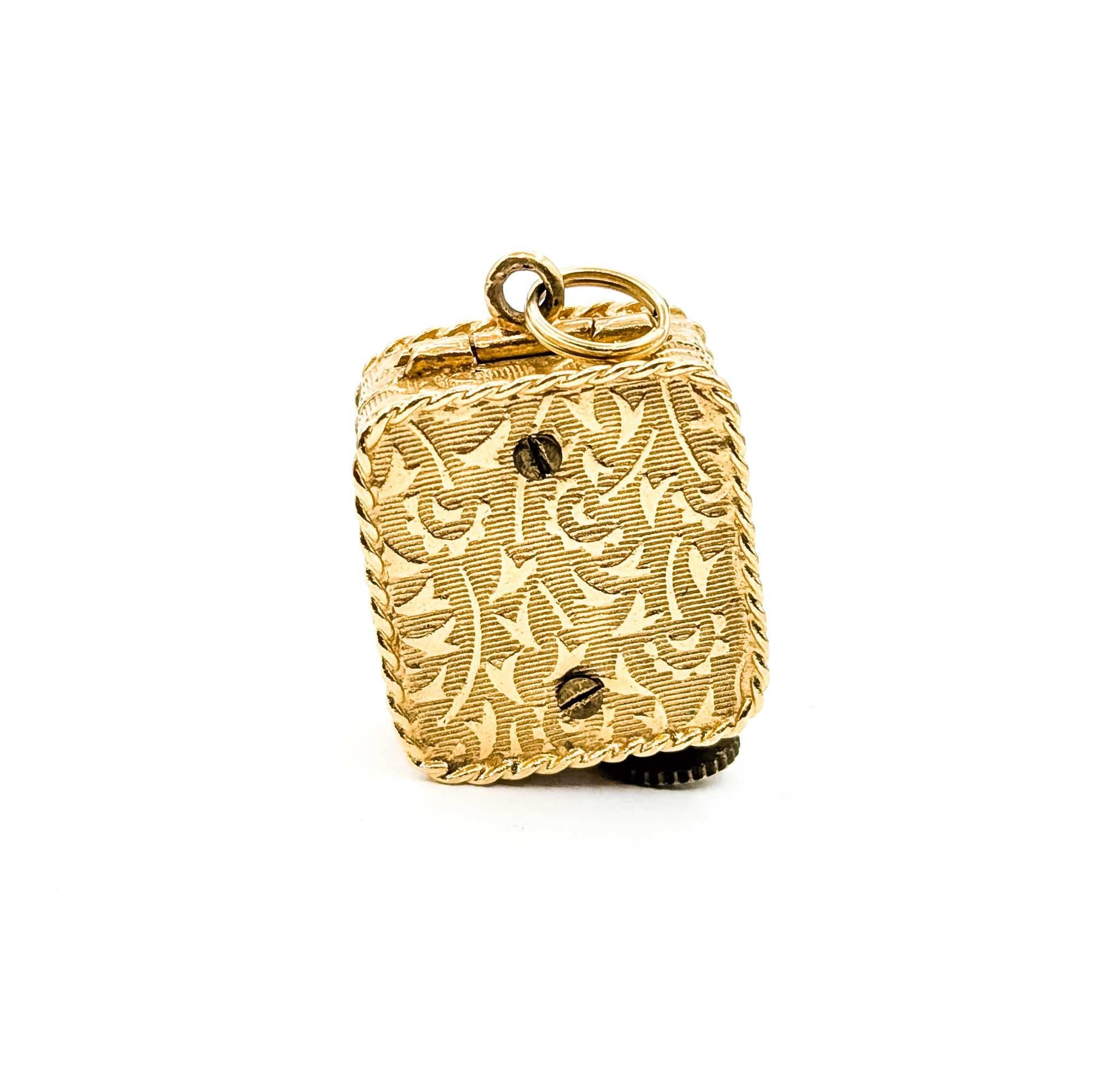 Pendentif boîte à musique intemporelle en or jaune 14k avec chérubin en vente 4