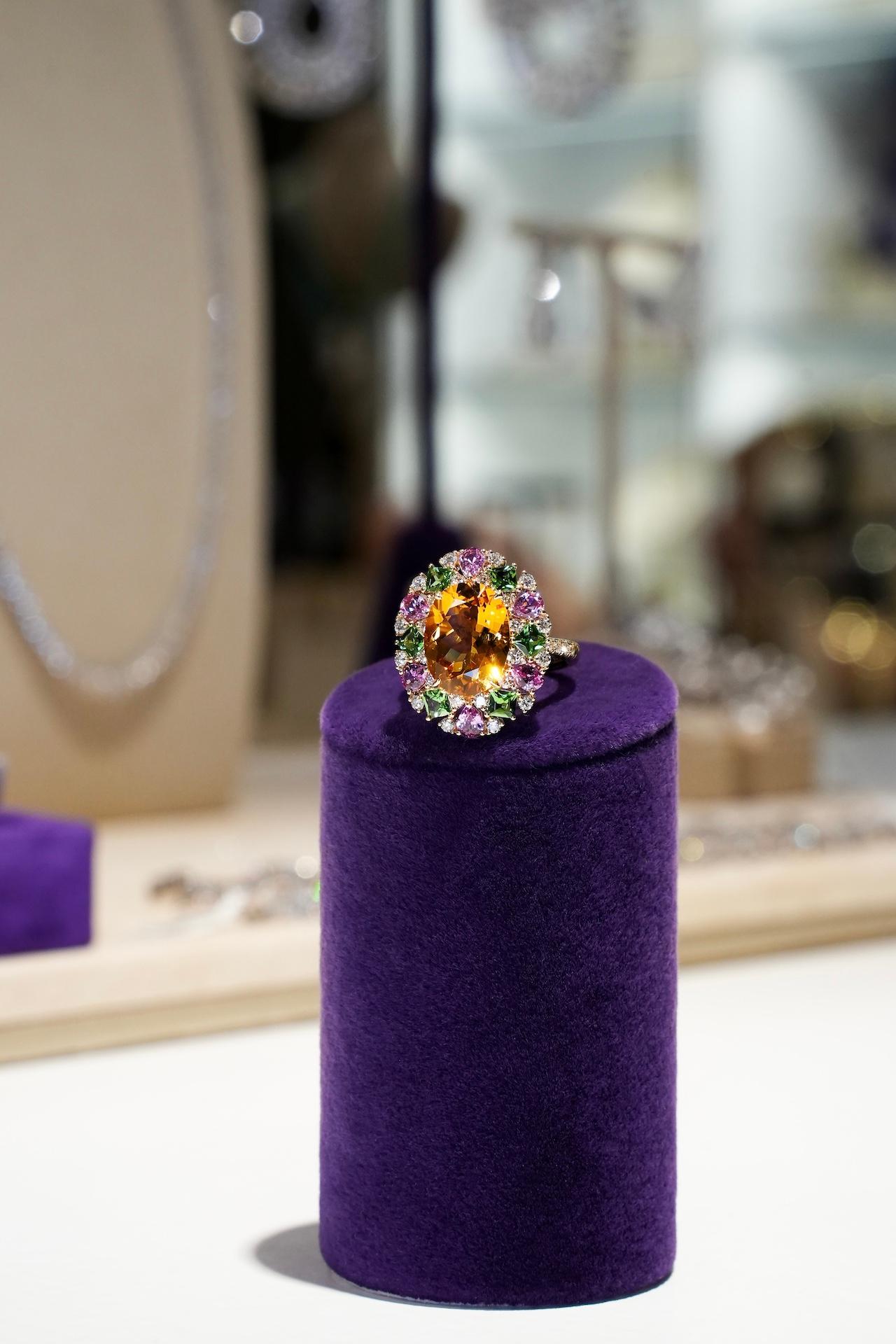 Bague exclusive en or jaune 18 carats Citrine Tsavorite Diamant Timeless Pour femmes en vente