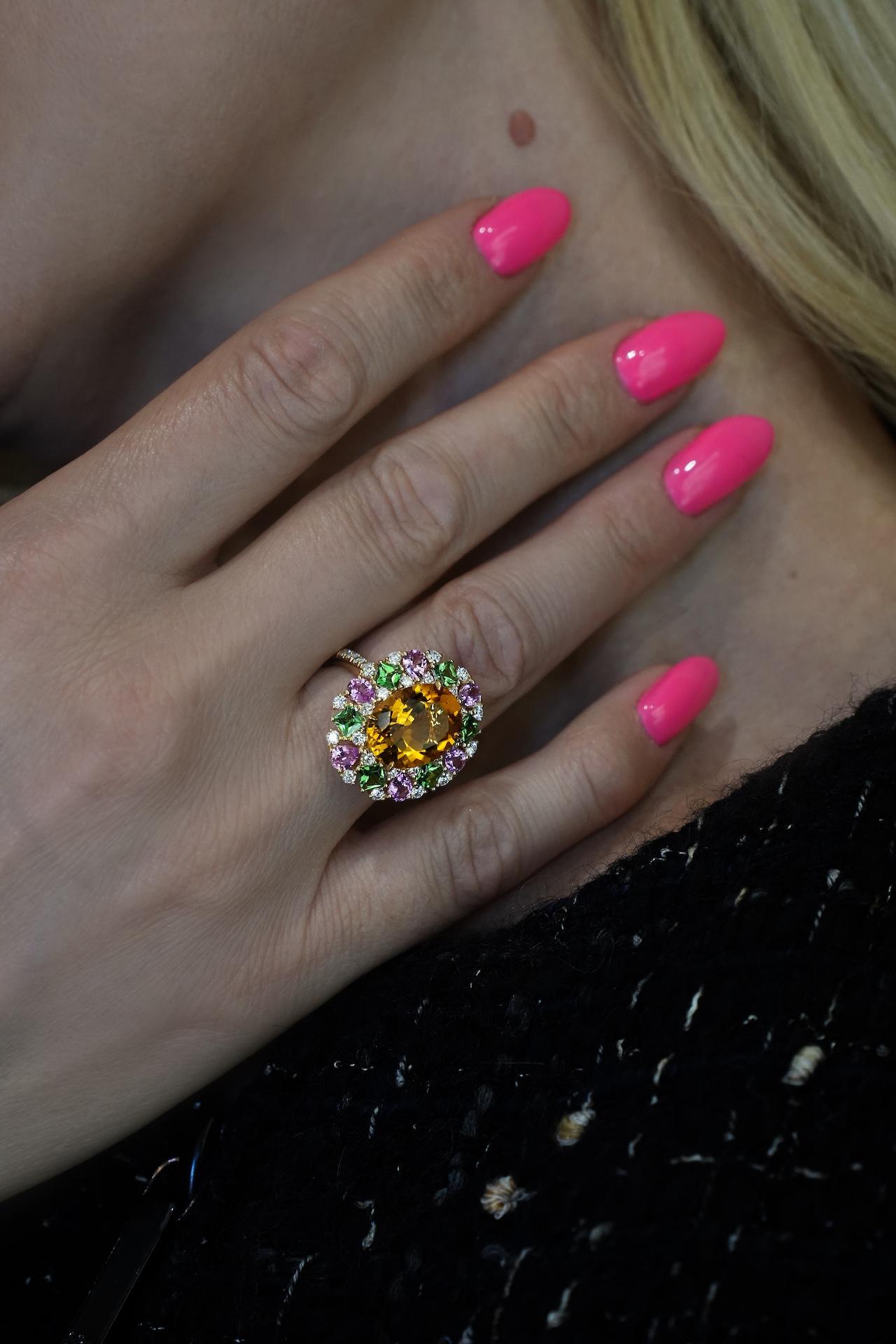 Bague exclusive en or jaune 18 carats Citrine Tsavorite Diamant Timeless en vente 1