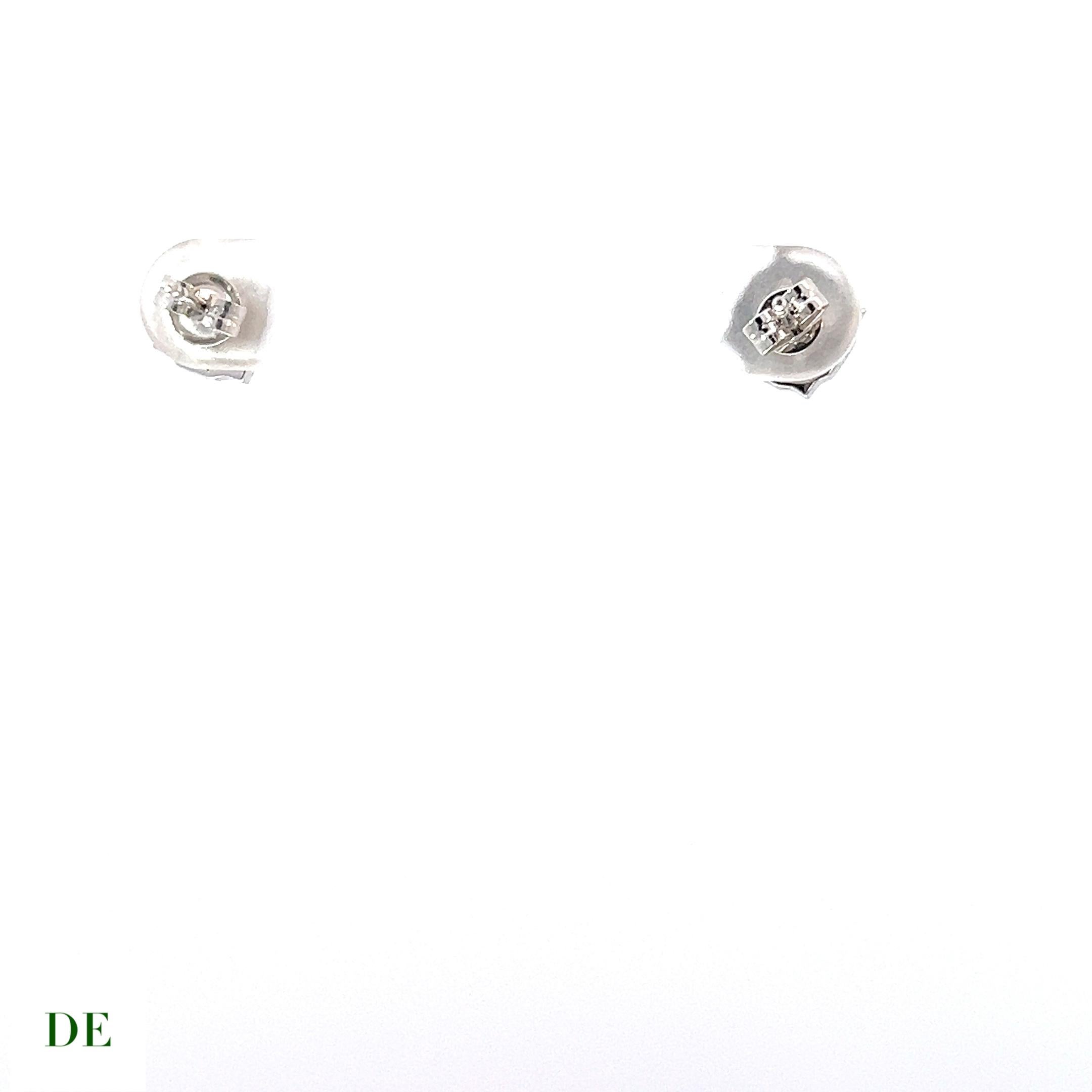 Timeless Classic Beauty 14k white gold with .73 Carat White Diamond Earring Stud In New Condition For Sale In kowloon, Kowloon
