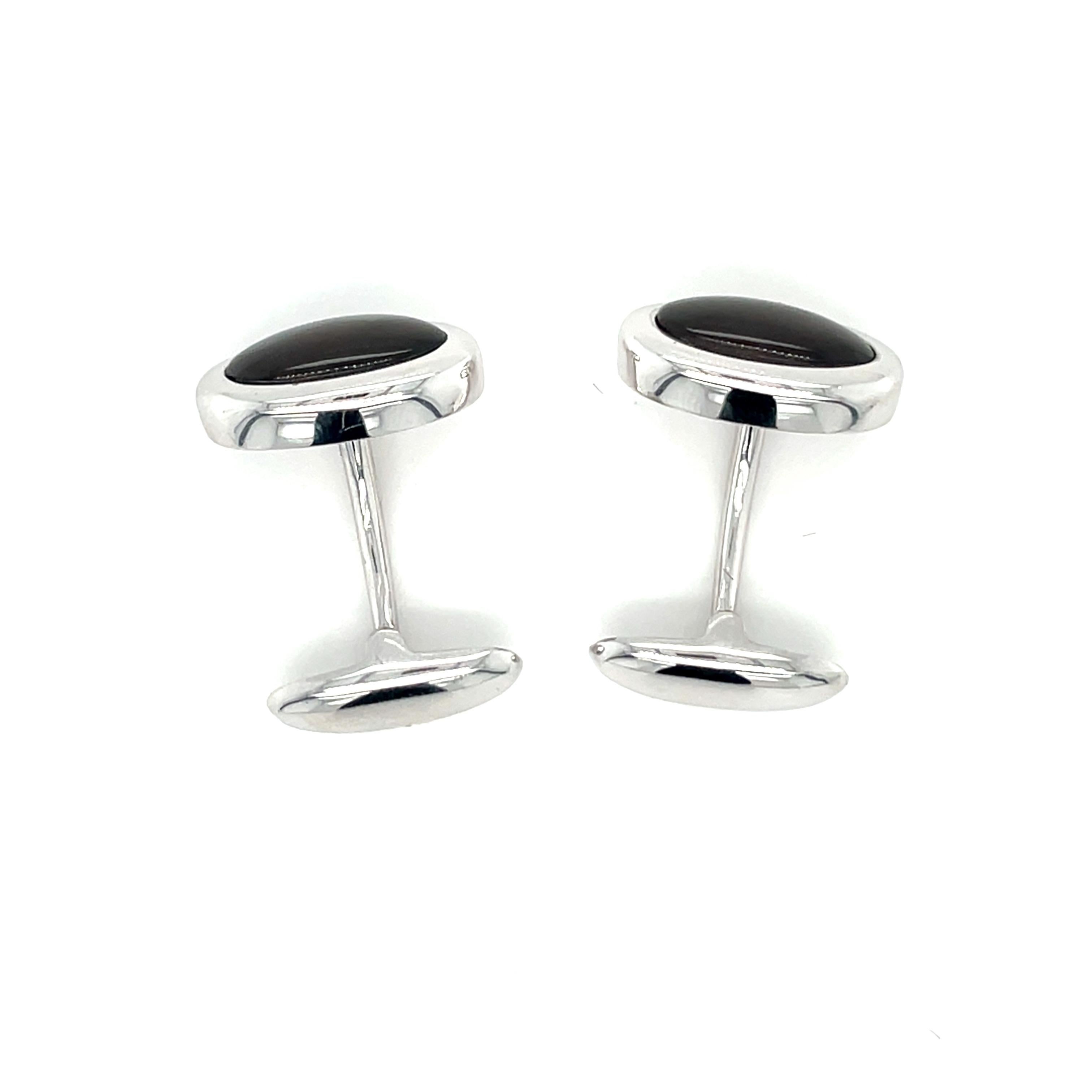 Taille ronde Boutons de manchette intemporels quartz noir en vente