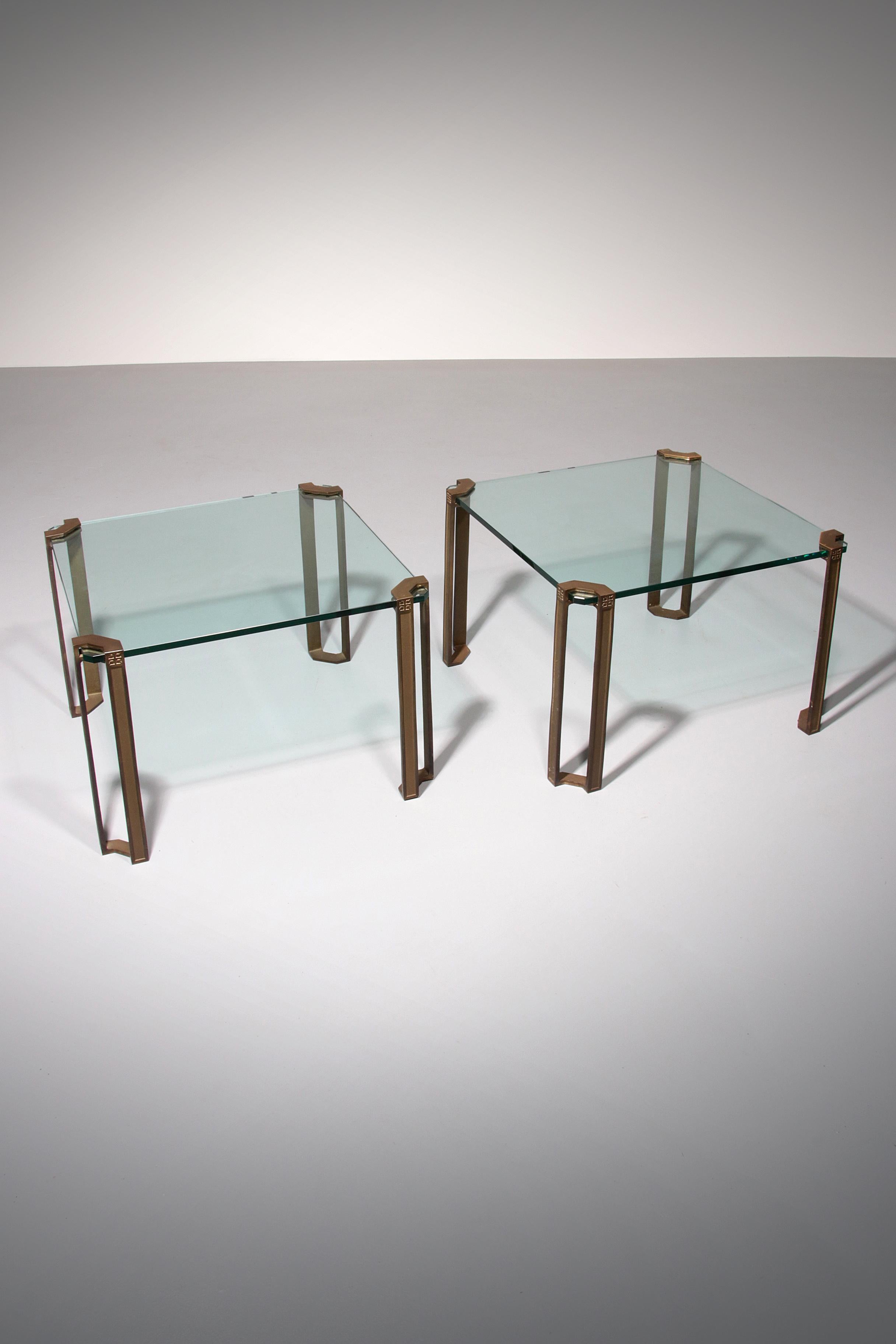 

Entra nel mondo del design iconico degli anni '70 con il set di tavoli T24 di Peter Ghyczy.

Questi tavoli vintage sono molto più di un mobile: sono una dichiarazione di arte e artigianato.

Disegnato dal rinomato Peter Ghyczy, ogni tavolo