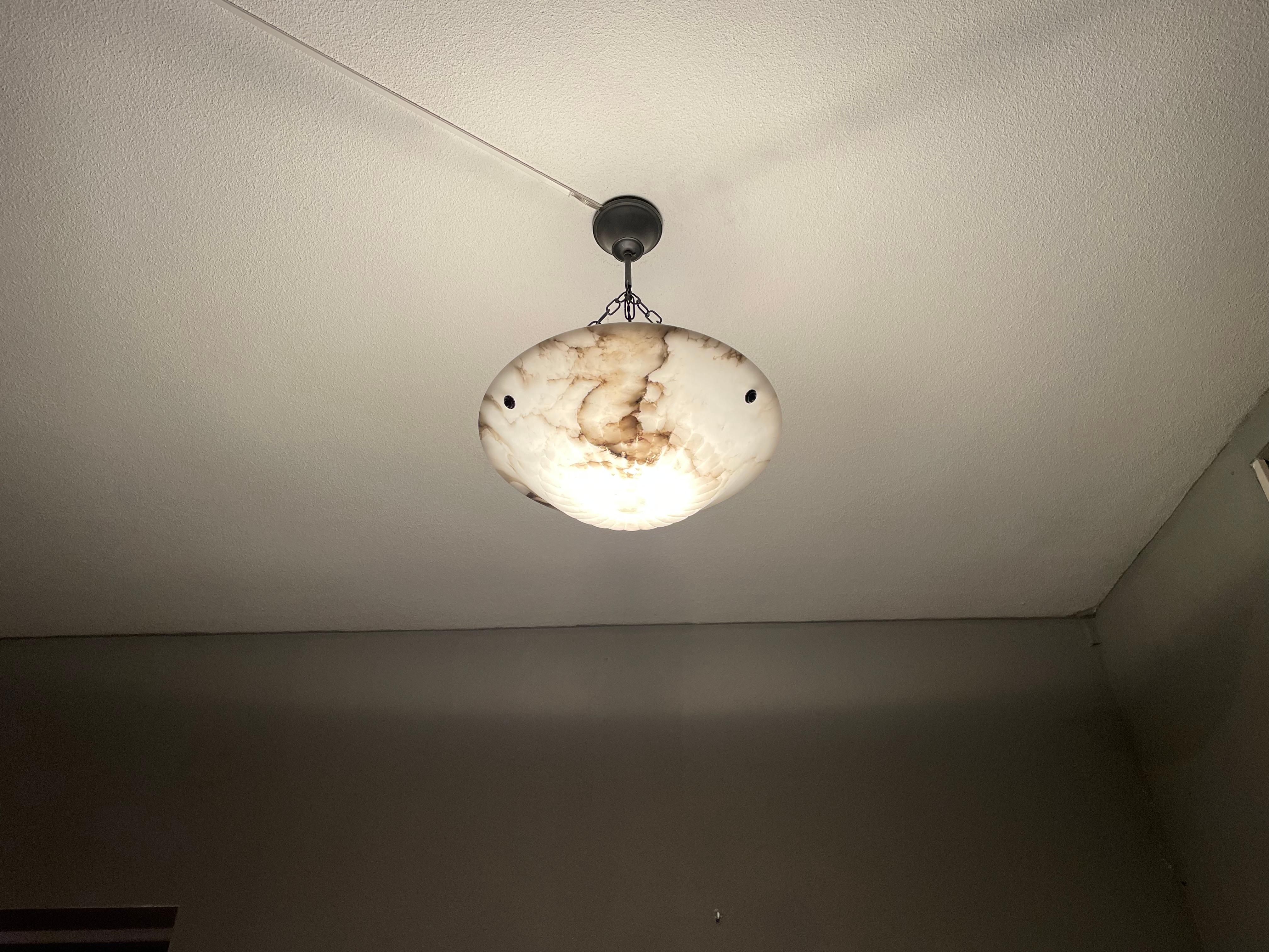 Timeless Design Handcarved White & Black Art Deco Alabaster Pendant / Chandelier In Excellent Condition In Lisse, NL