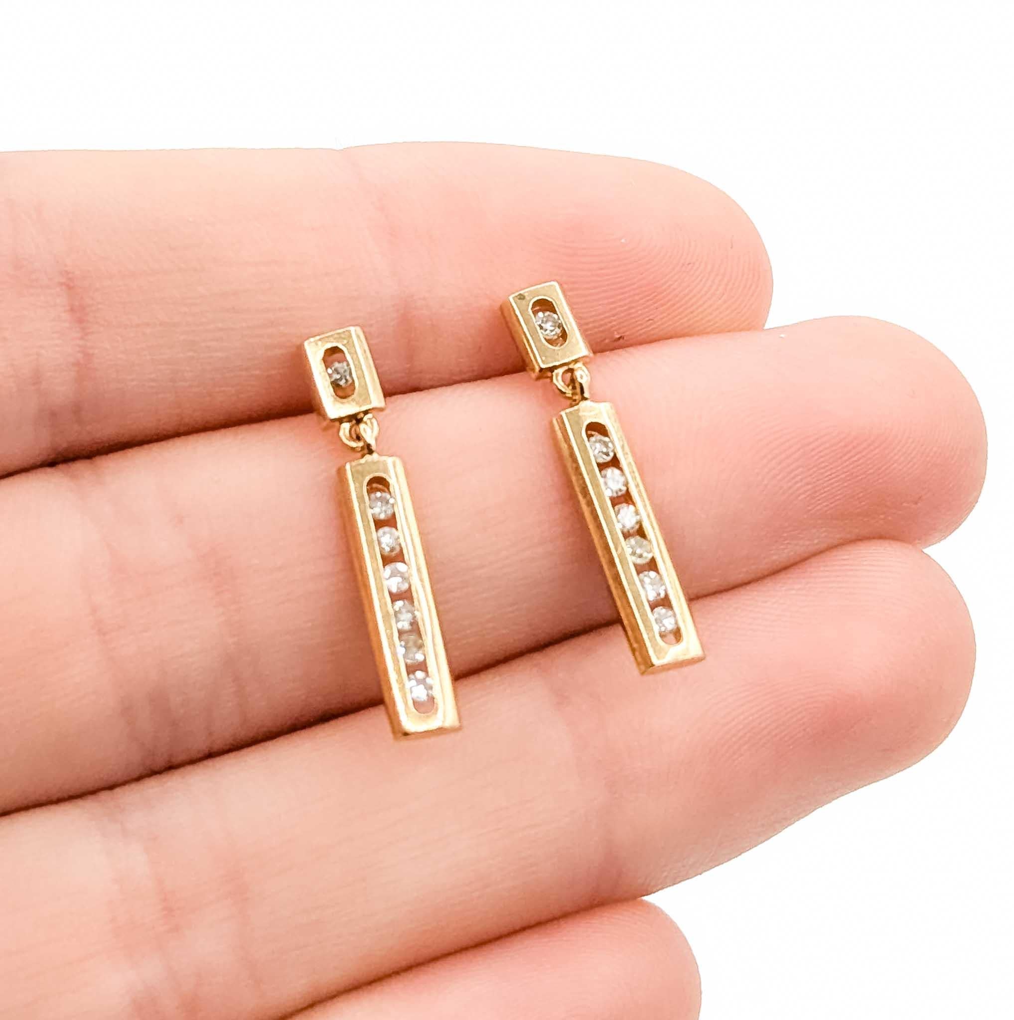 Round Cut Timeless Diamond Dangle Bar Earrings in 14K Yellow Gold For Sale