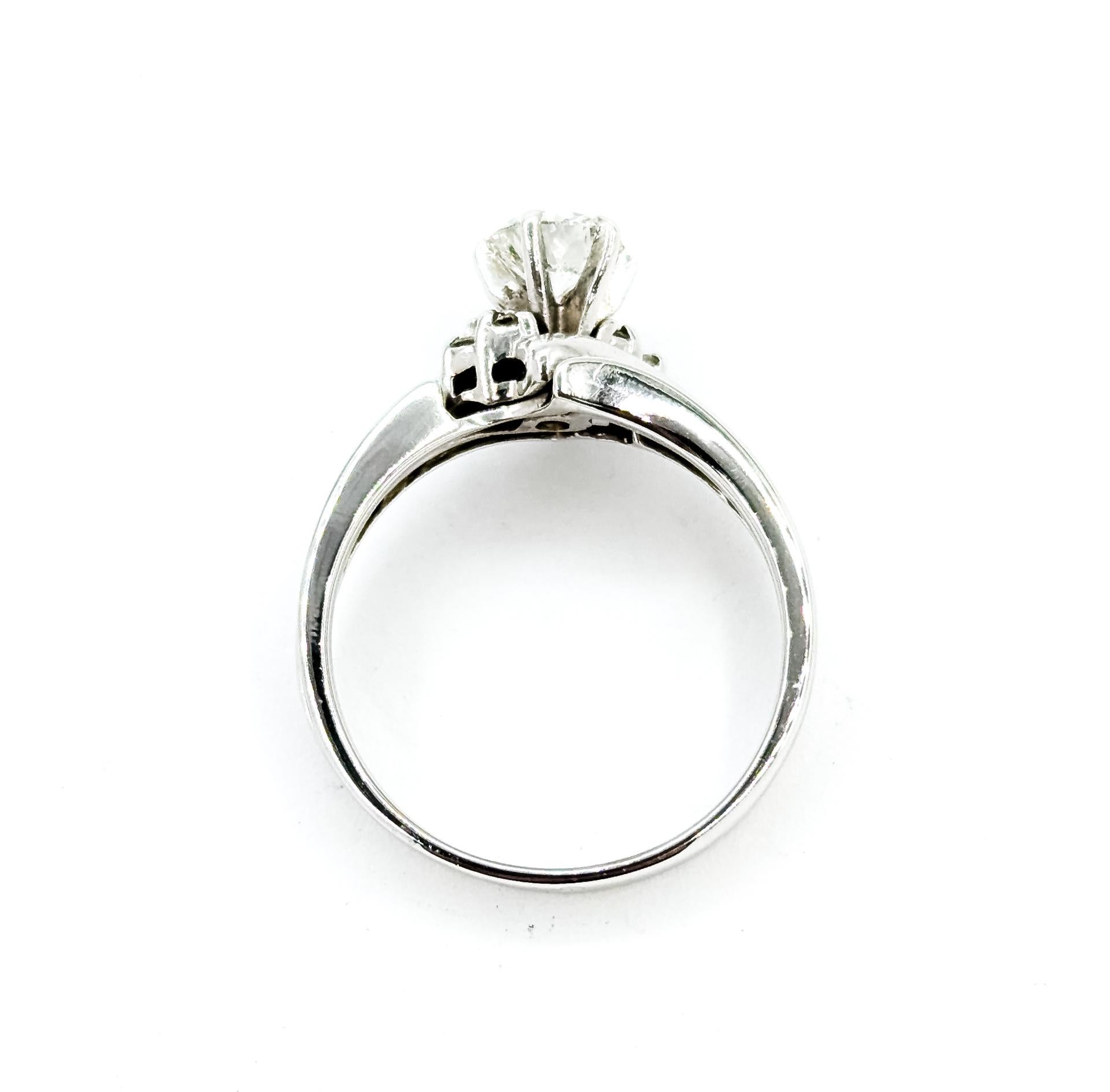 Anello di fidanzamento con diamante senza tempo in 14 carati in vendita 1