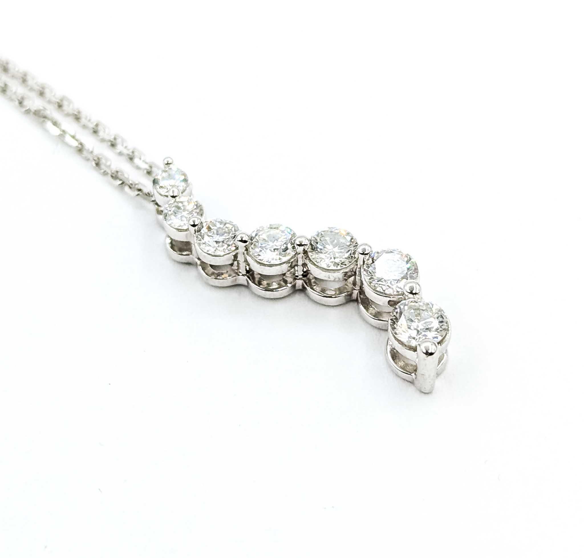 Zeitloser Diamant-Journey-Anhänger mit Kette aus 14k Weißgold (Rundschliff) im Angebot