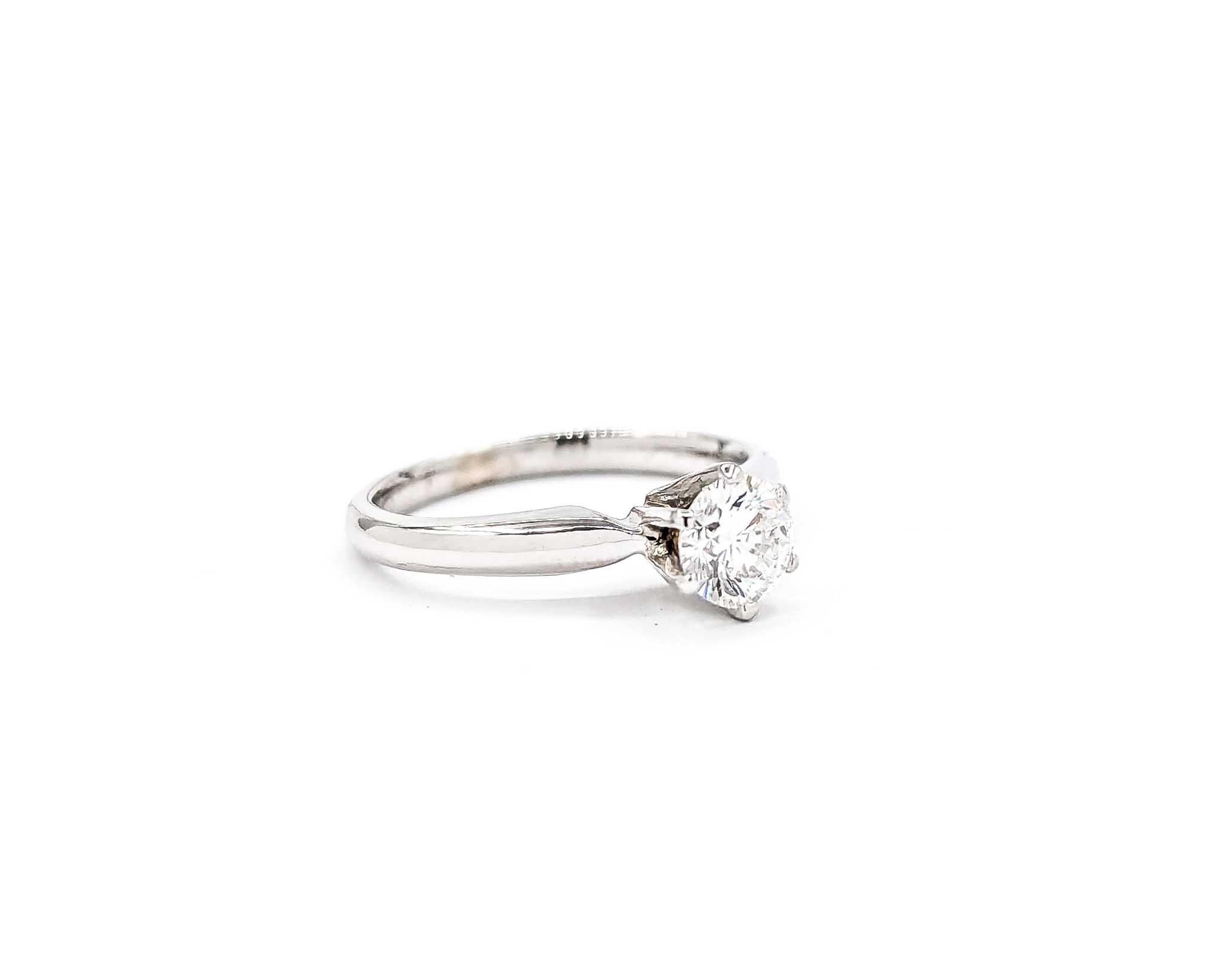 Timeless Diamond Solitaire Engagement Ring in White Gold For Sale 1