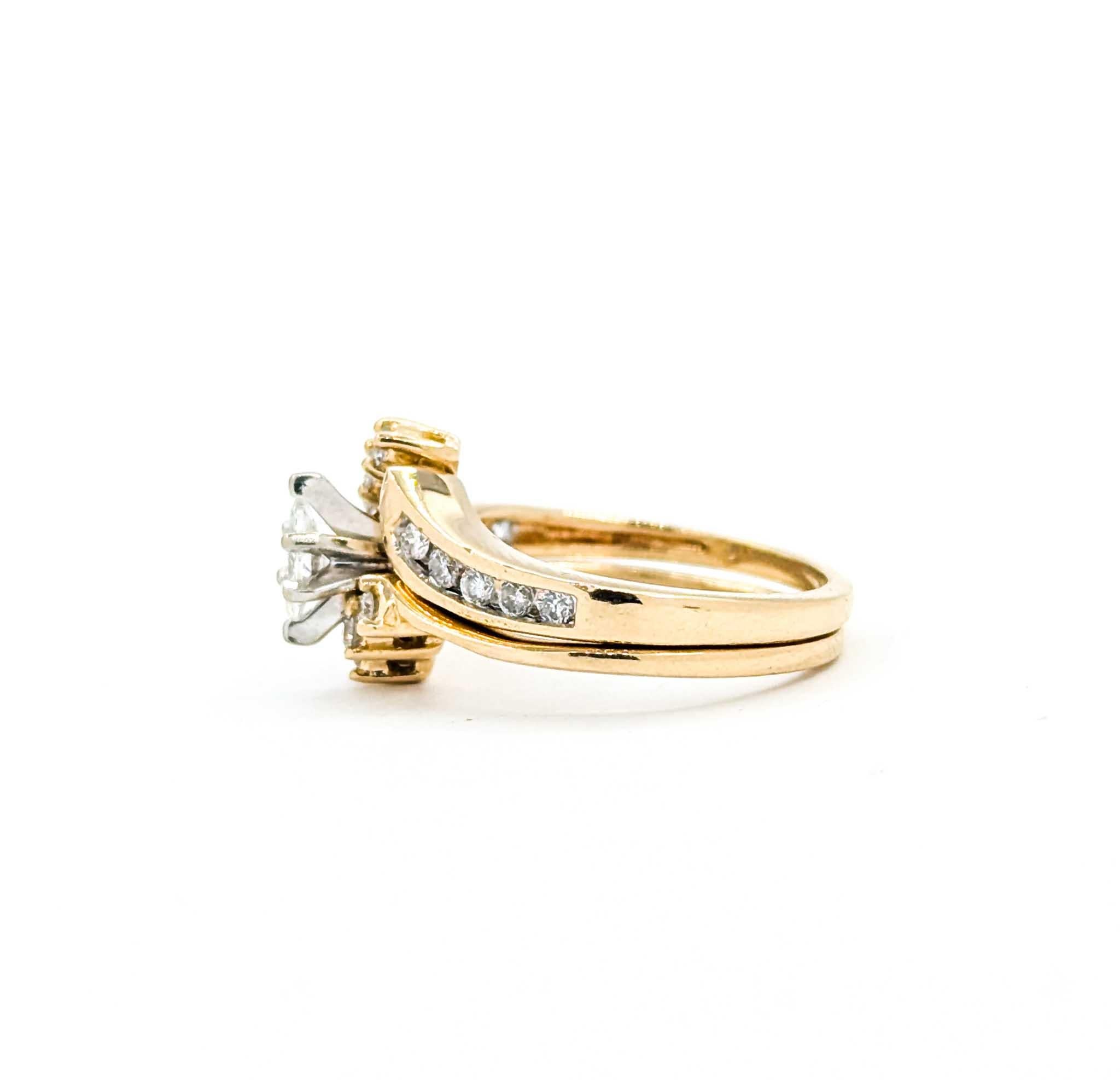 Timeless Diamond Wedding Set in 14k Yellow Gold For Sale 3