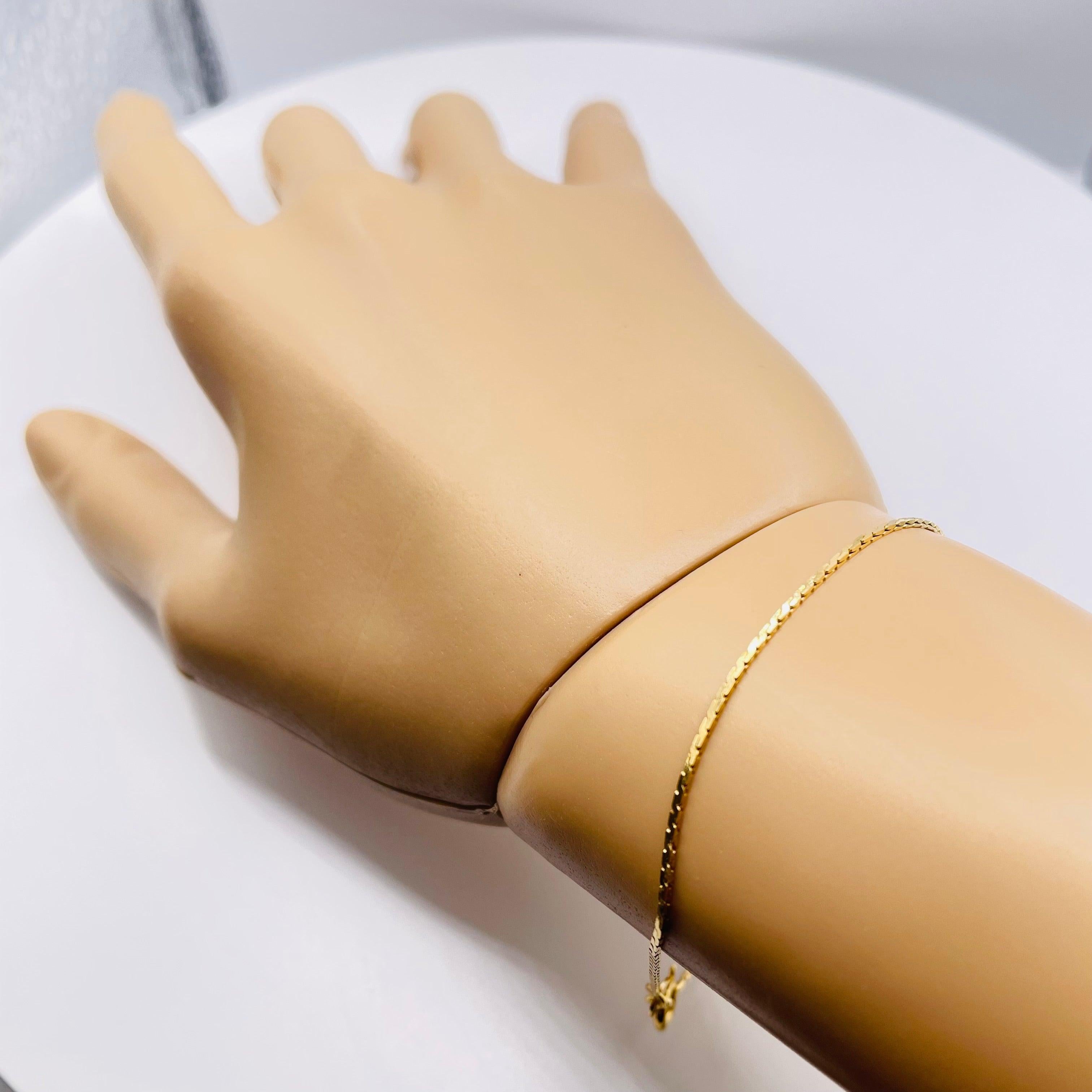 Timeless Elegance 14K Yellow Gold Chain Bracelet In Good Condition For Sale In New York, NY