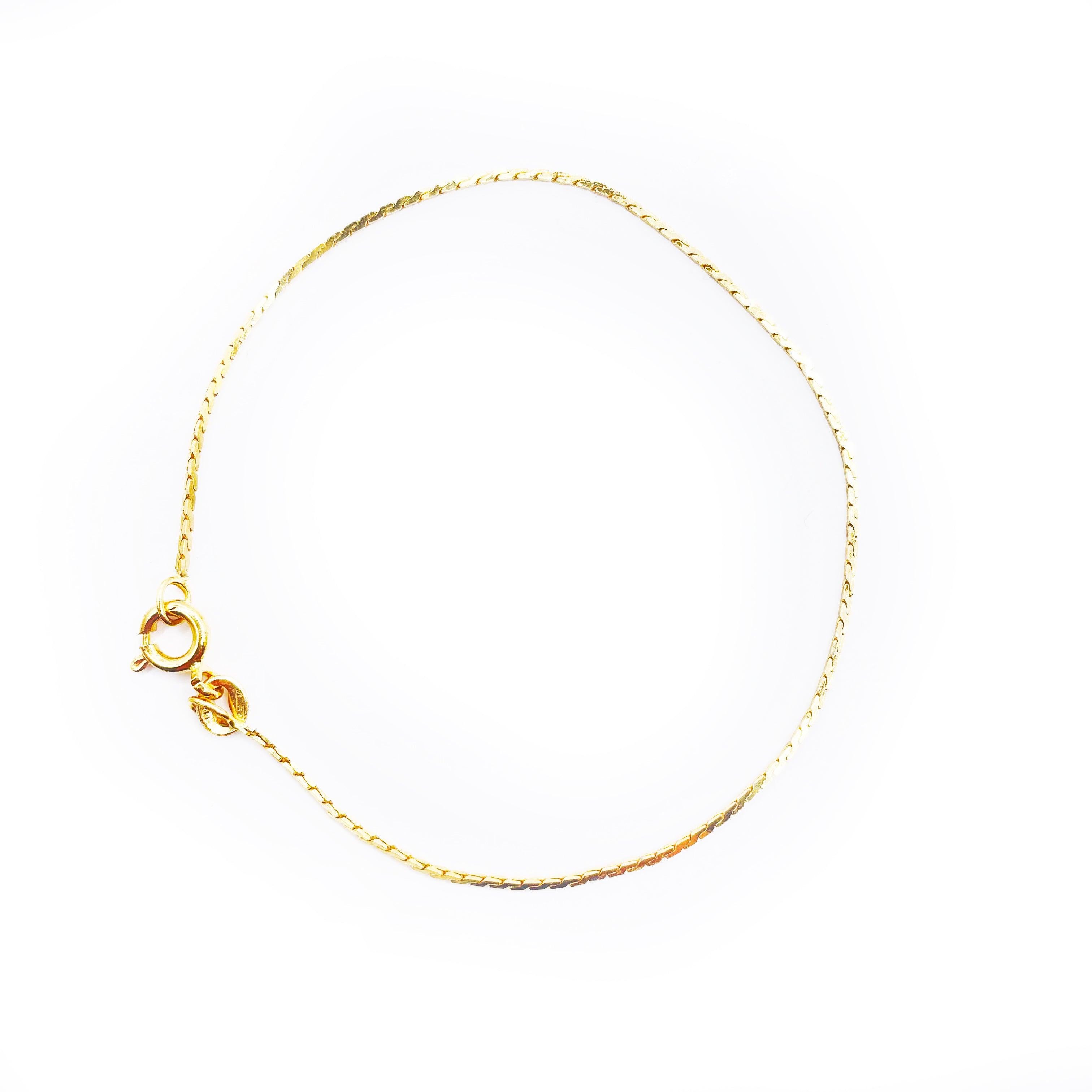 Women's Timeless Elegance 14K Yellow Gold Chain Bracelet For Sale