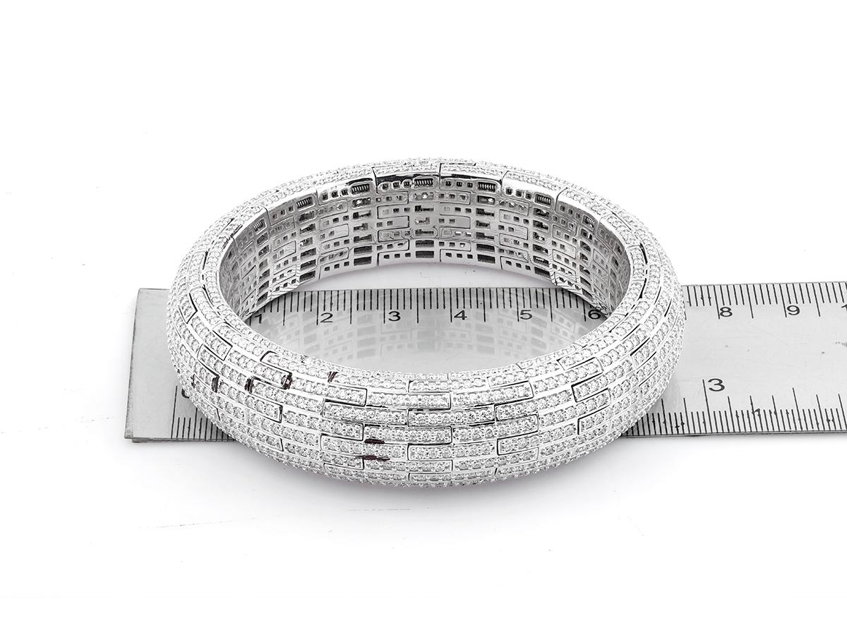 Contemporaneo Bracciale Elegance in oro bianco 18KT e diamanti (apertura flessibile) in vendita