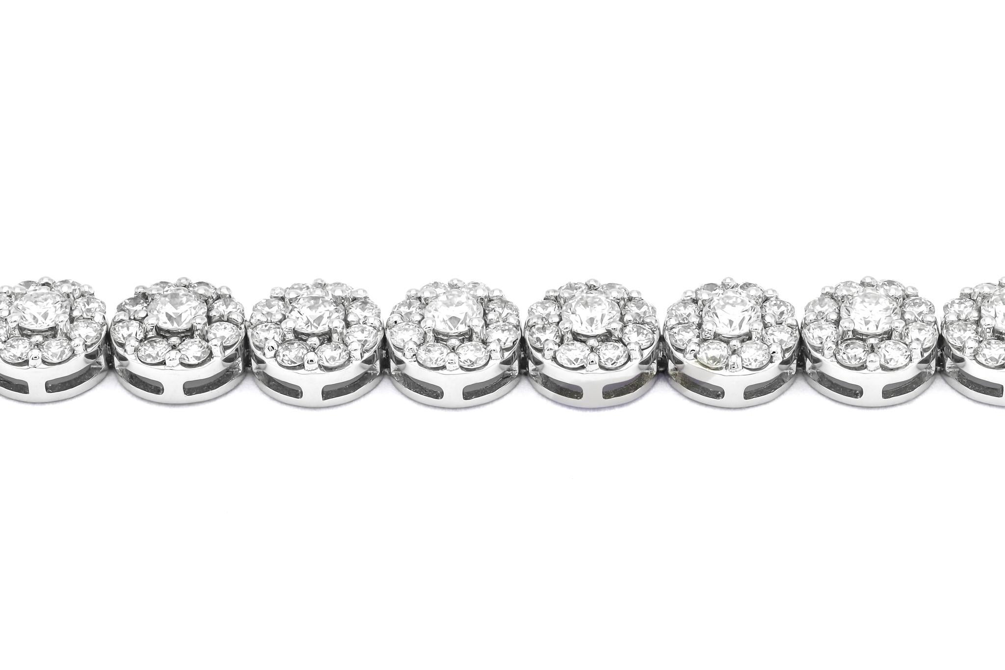 Moderne Diamant naturel de 4,62 carats  Bracelet grappe classique en or blanc 18KT  en vente