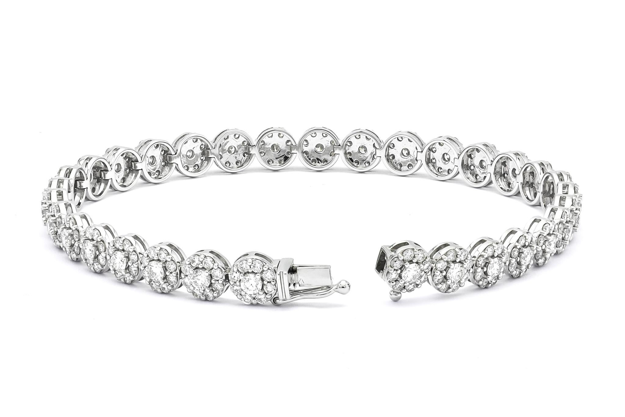 Taille brillant Diamant naturel de 4,62 carats  Bracelet grappe classique en or blanc 18KT  en vente