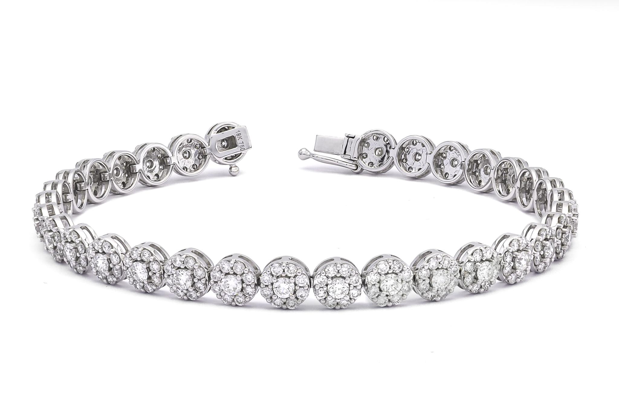 Women's Natural Diamond4.62 CT  18KT White Gold Classic Cluster Bracelet For Sale