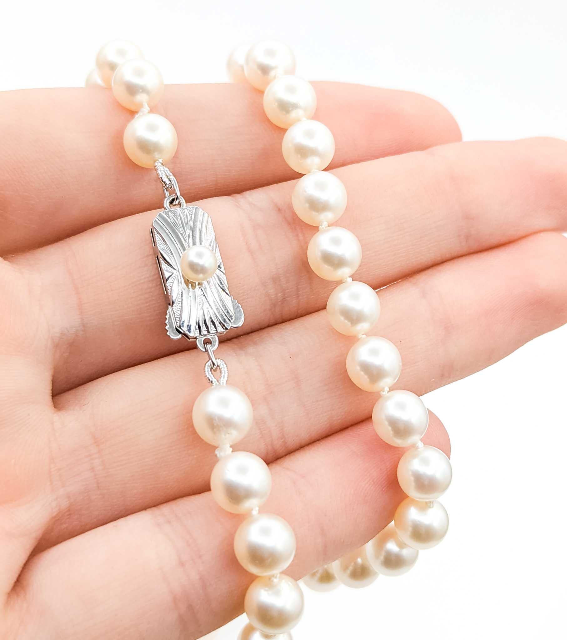 Taille ronde Elegance intemporelle Collier de perles d'Akoya et d'argent en vente