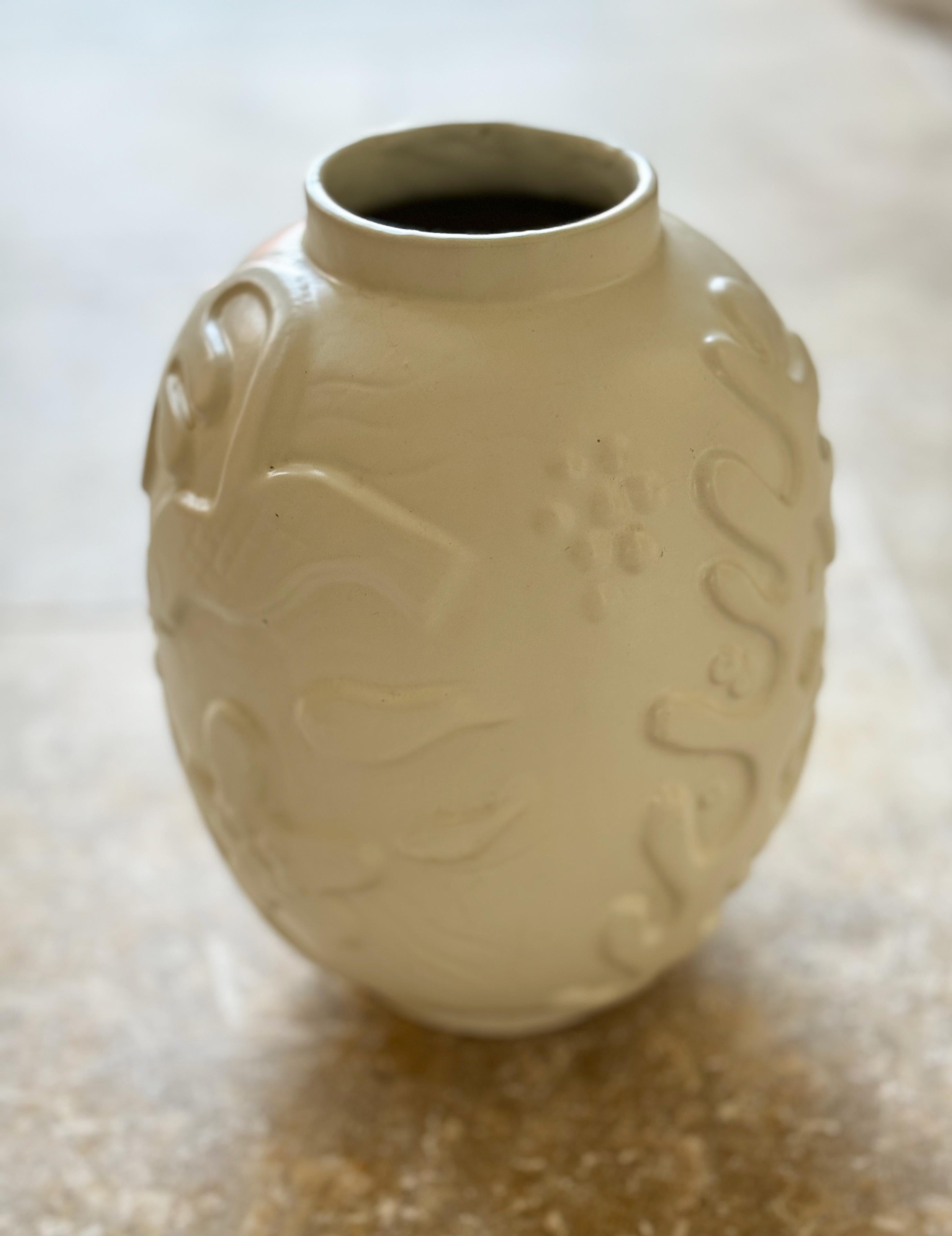 Mid-20th Century Timeless Elegance: Anna-Lisa Thomson's Iconic Earthenware Vase from the 1930s. For Sale