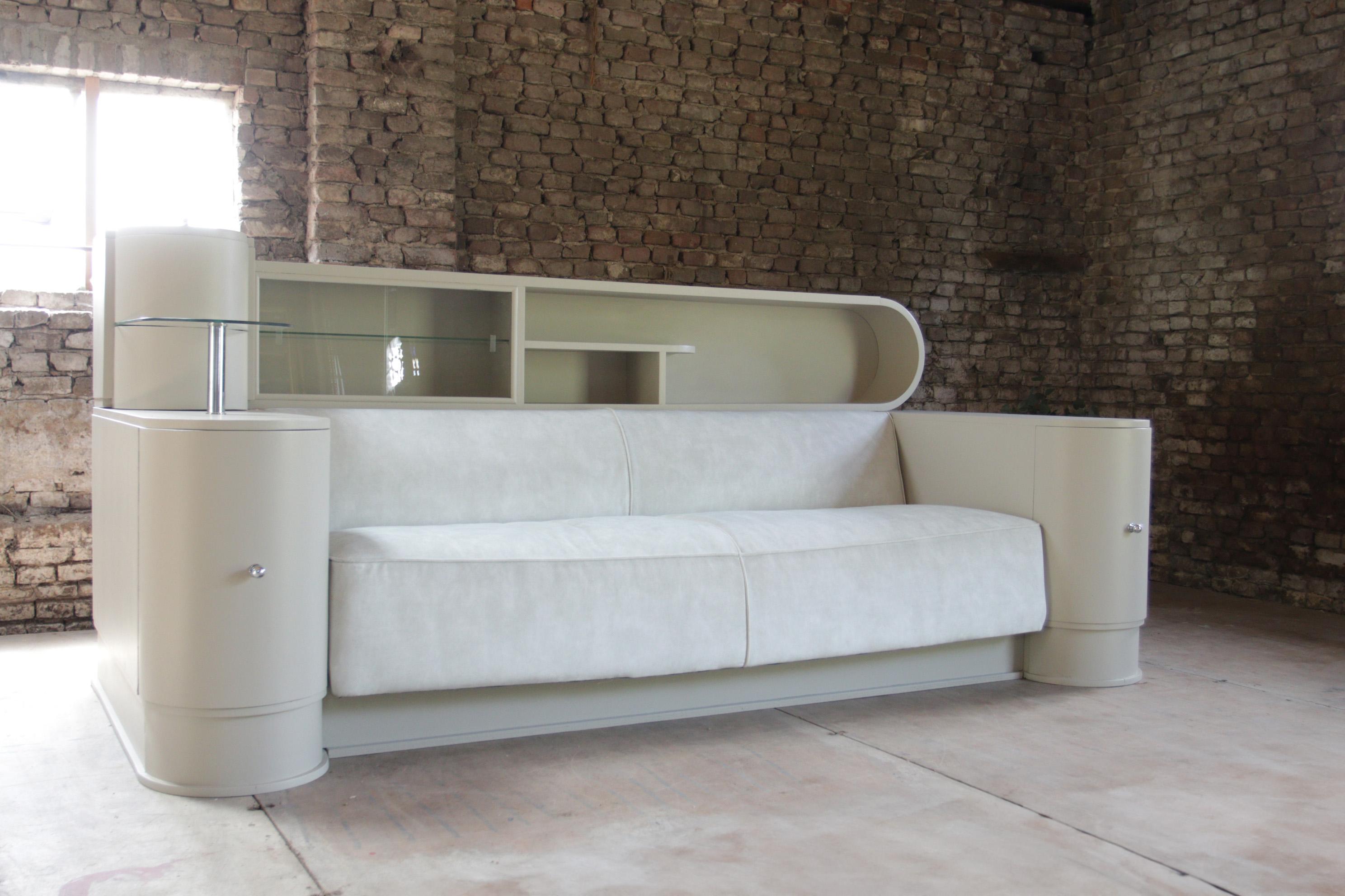 Zeitlose Eleganz: Art Deco Sofa aus dem Frankreich der 1920er Jahre, neuerdings elfenbeinfarben gepolstert im Angebot 2