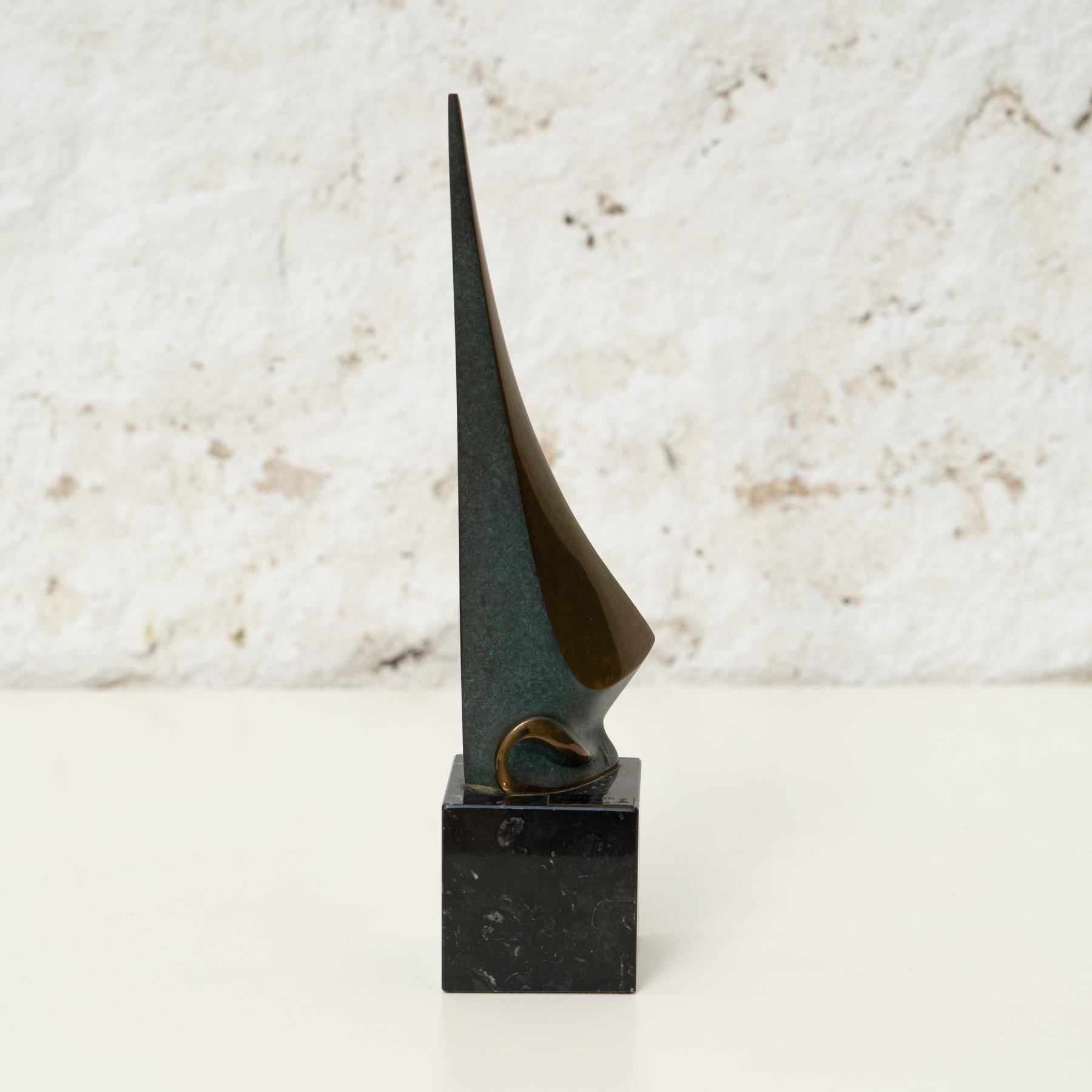     Artist: Jordi Abad (Barcelona, 20th Century)
    Title: Solitario
    Material: Gilded Bronze on Veined Black Marble Base
    Dimensions: 32 x 7 x 7 cm (with base)
    Signed and Foundry Seal

Original Condition  Gilded Beauty  Timeless