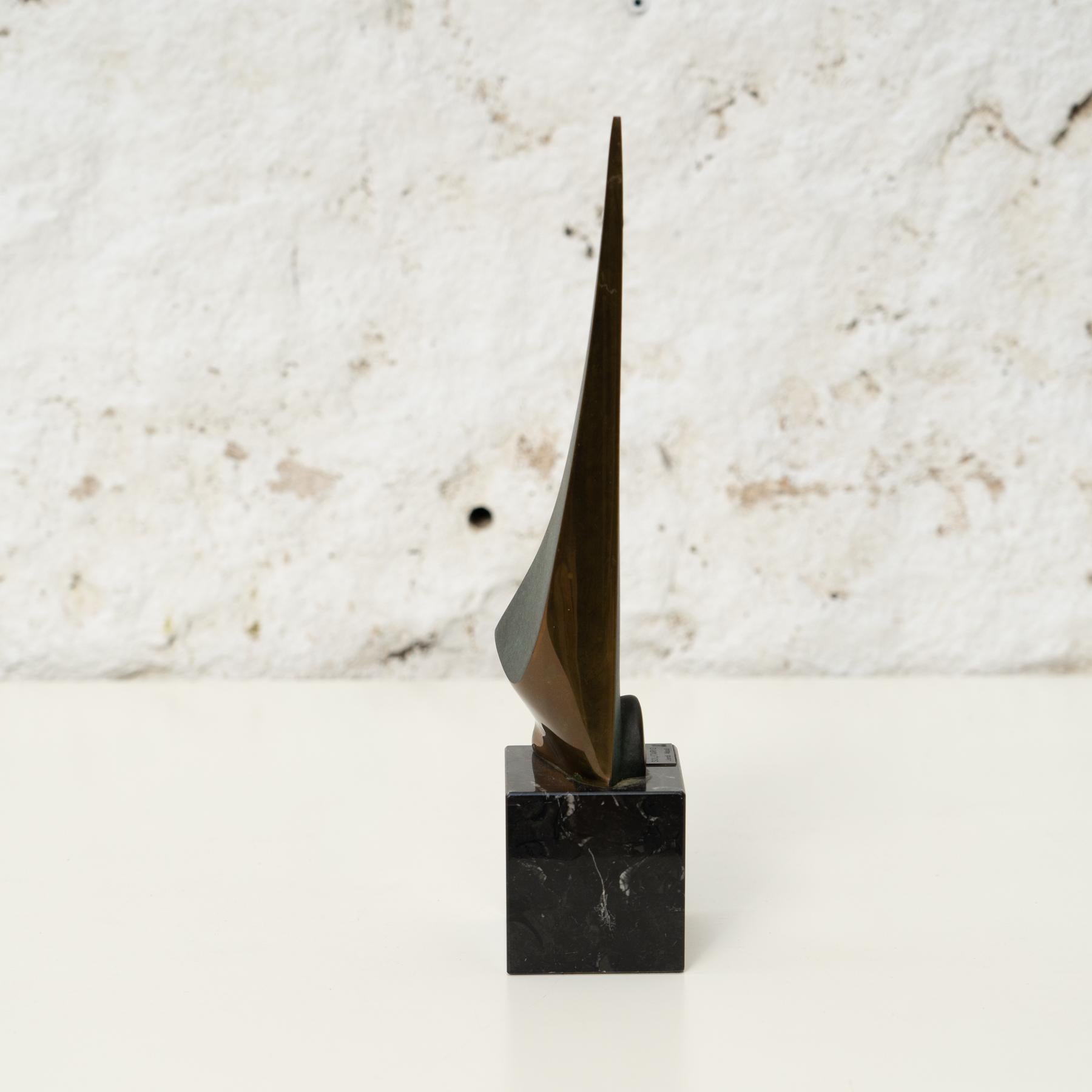 Timeless Elegance: Bronze Sculpture 'Solitario' by Jordi Abad, 20th Century In Good Condition For Sale In Barcelona, ES