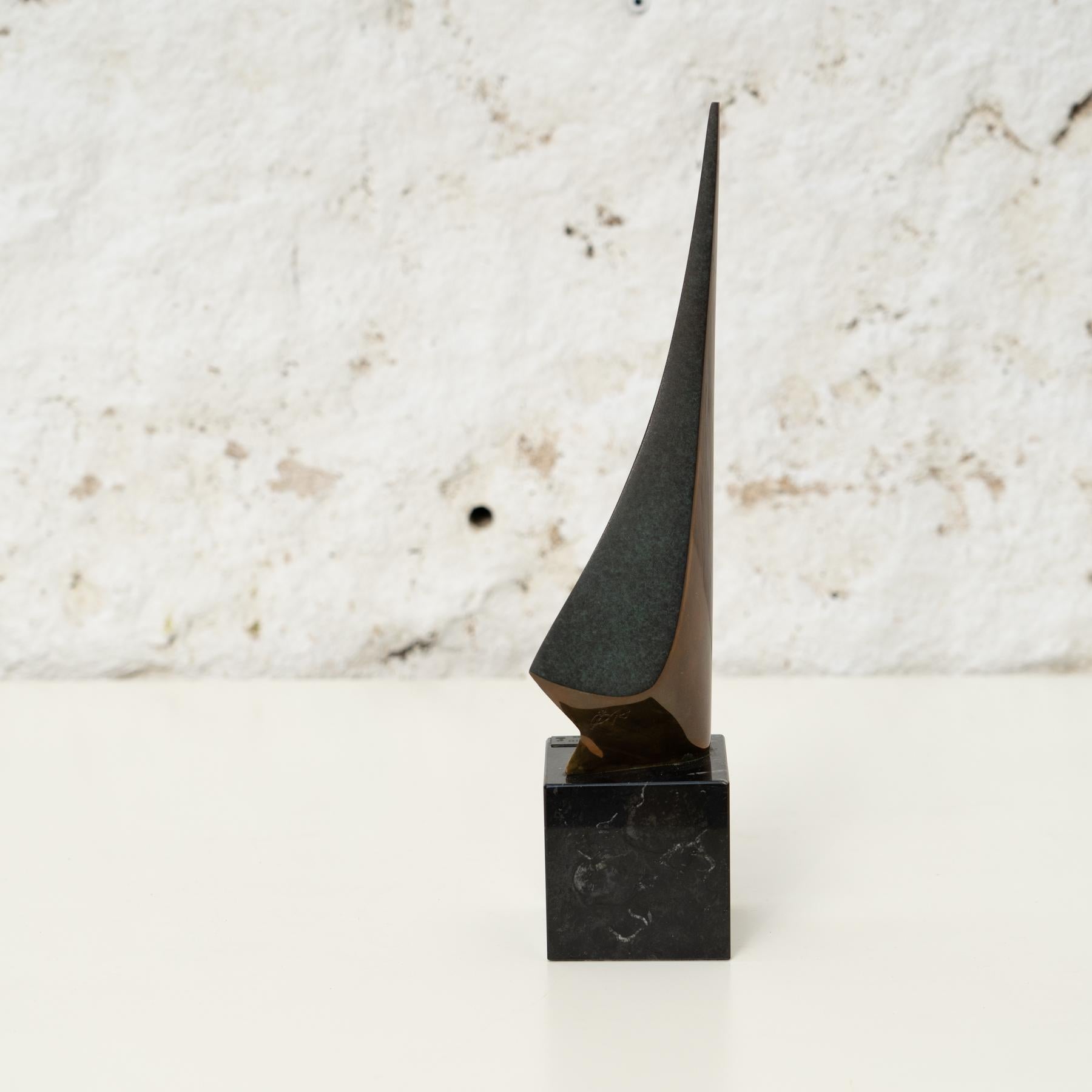 Timeless Elegance: Bronze Sculpture 'Solitario' by Jordi Abad, 20th Century For Sale 2