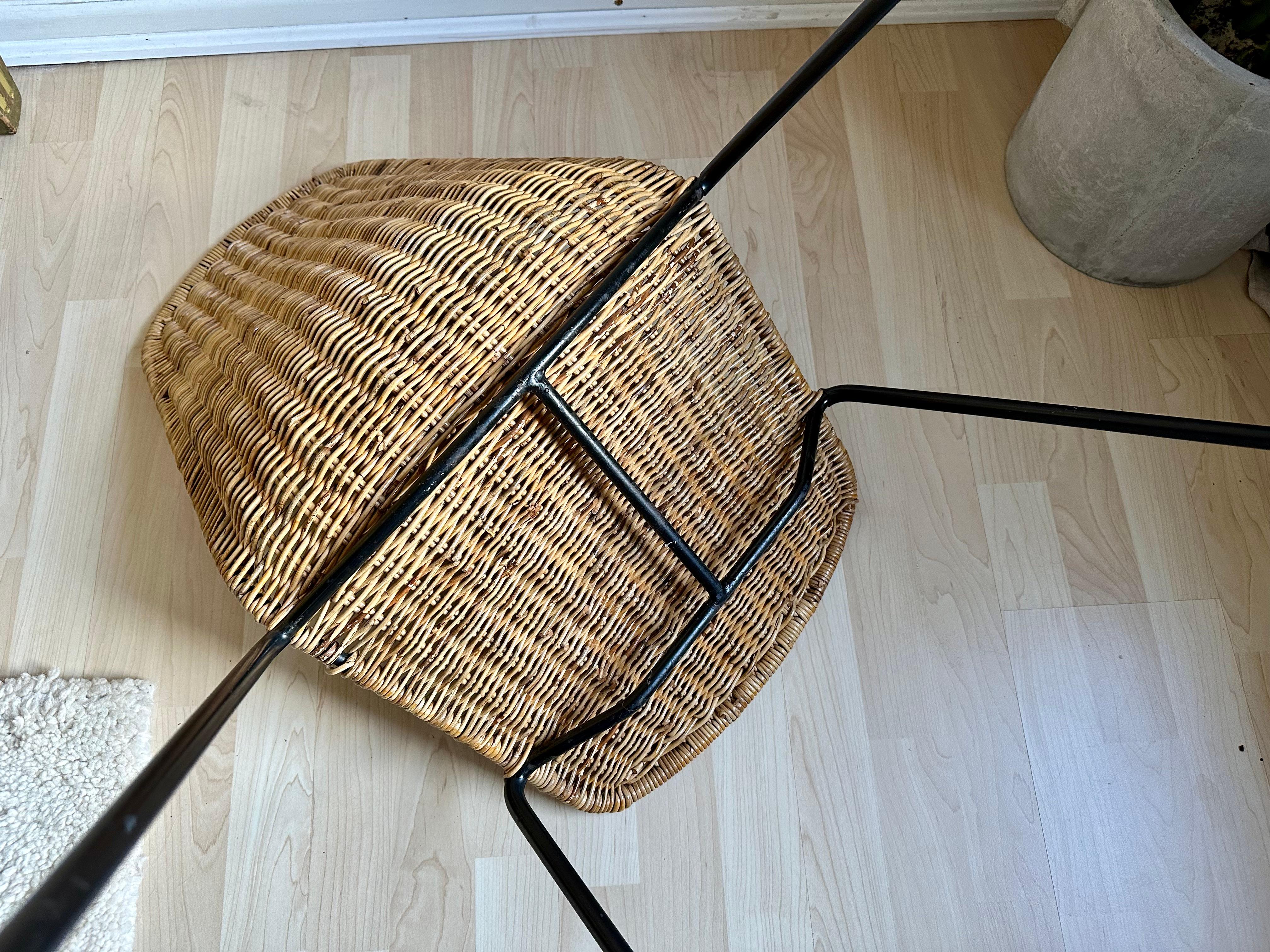 Timeless Elegance: Gian Franco Legler's Boho Basket Chair in Rattan For Sale 4