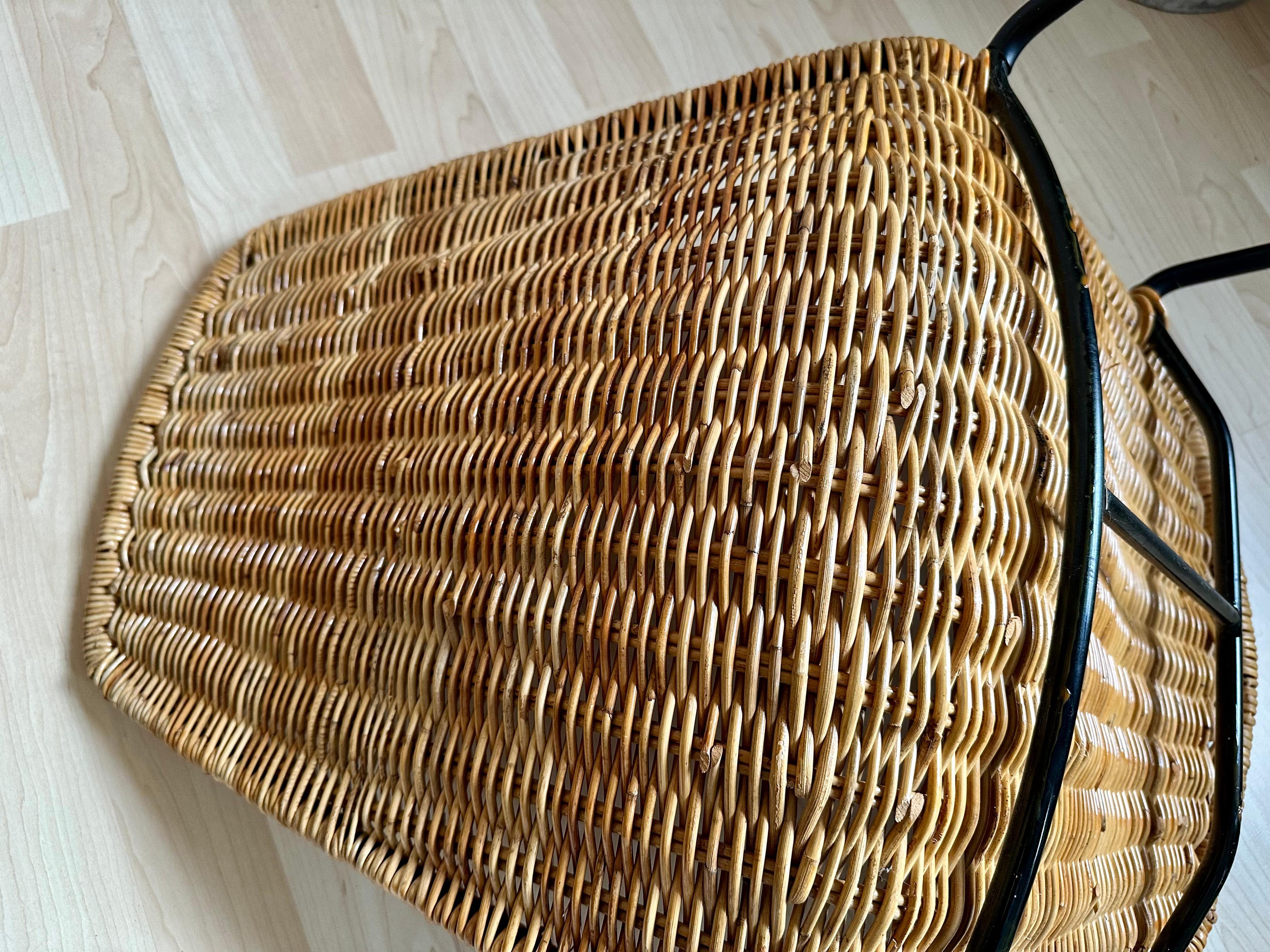 Zeitlose Eleganz: Gian Franco Legler's Boho Basket Chair aus Rattan (Mitte des 20. Jahrhunderts) im Angebot