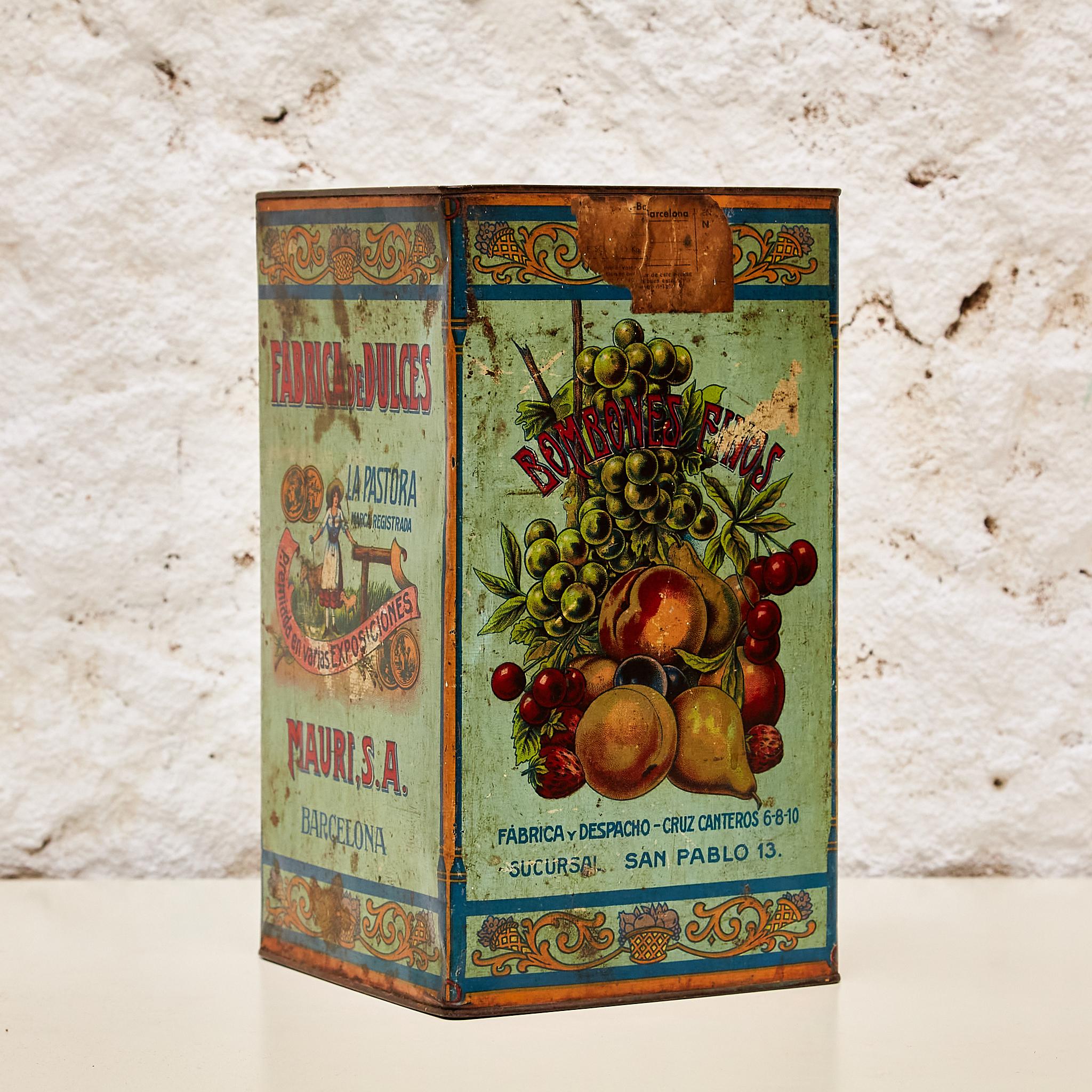 Early 20th Century Timeless Elegance: 'Mauri' Metal Candy Box from 1920s Barcelona For Sale