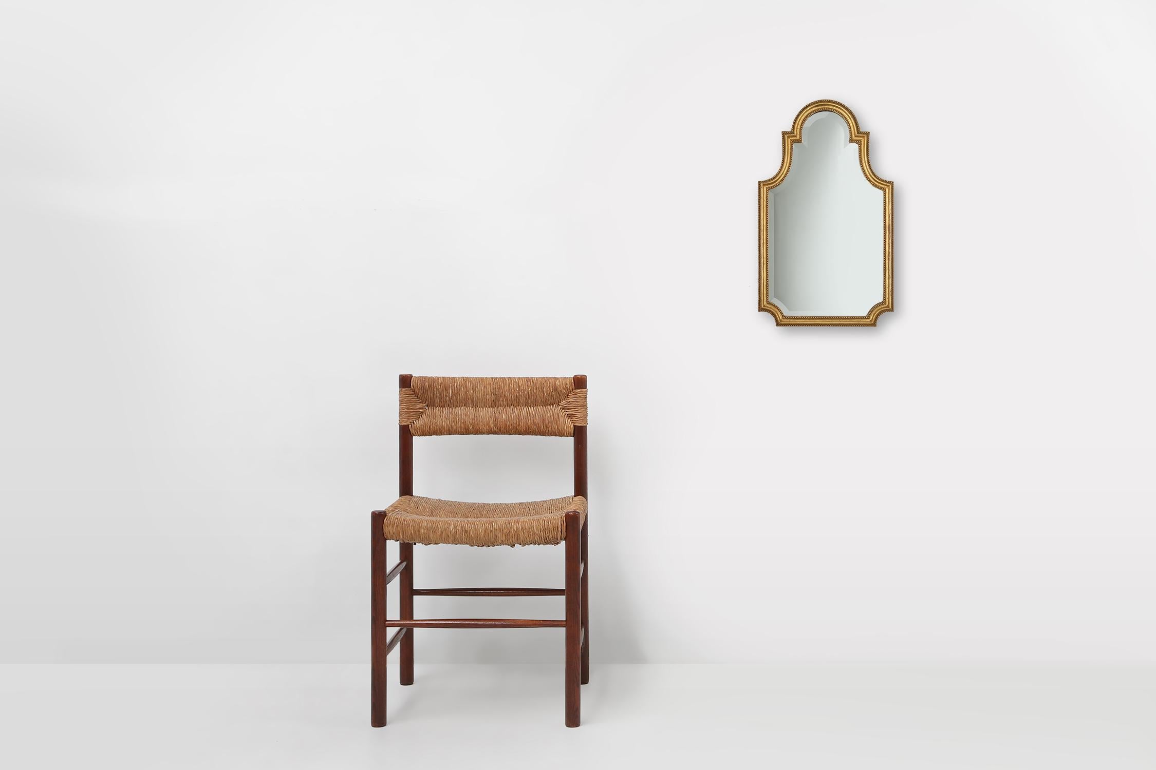 France / 1950 / mirror / wood / mid-century / vintage

Elegant Hollywood Regency style gilted wooden rectangular mirror with arched top and geometric motifs. Made in France in the 1950s. With luxurious facet cut mirror.

A stunning piece that