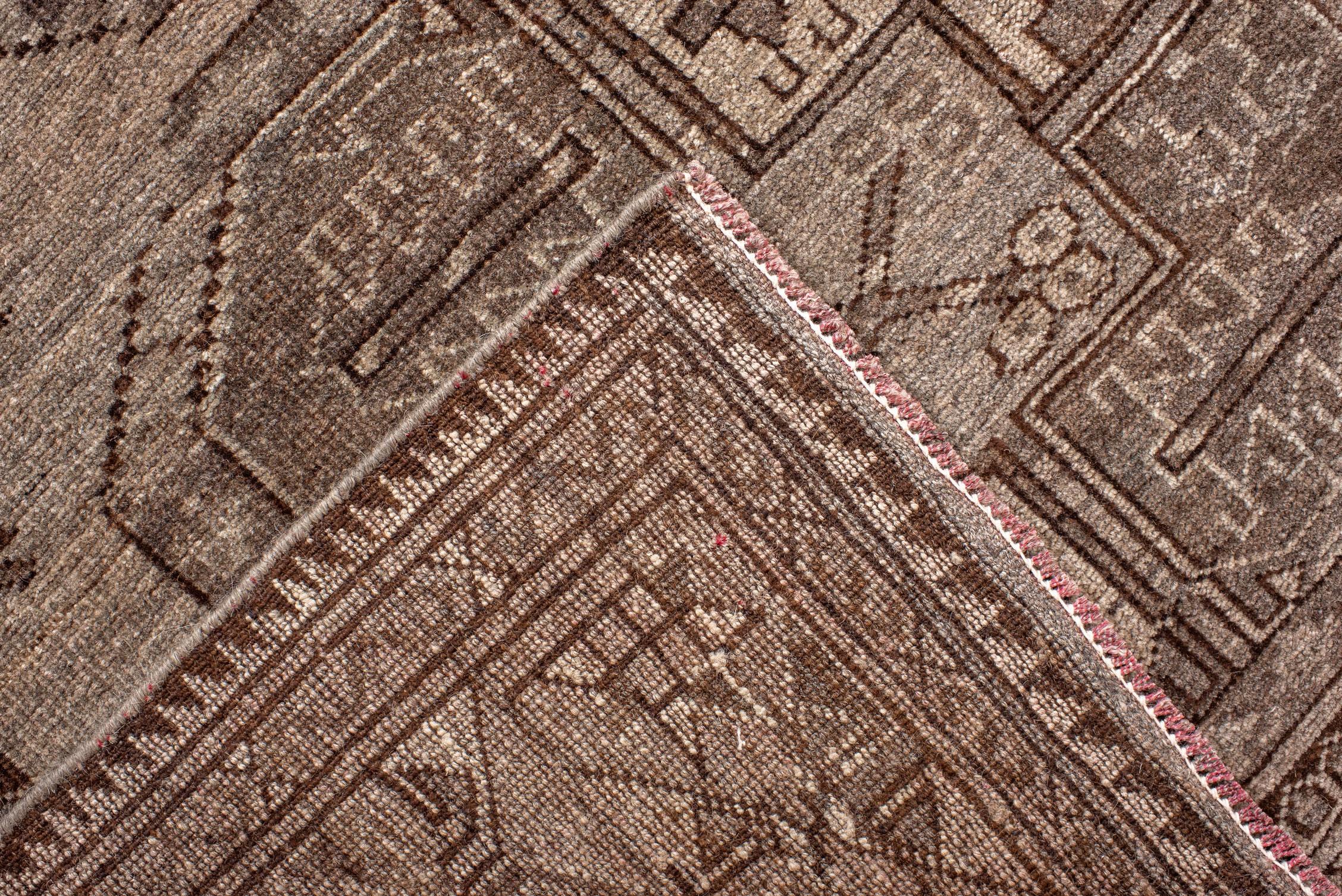 20ième siècle Tapis afghan Ersari intemporel à motifs bruns en vente