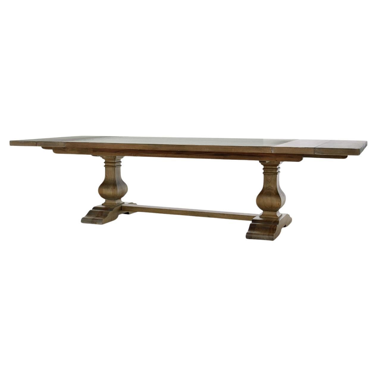 Table de salle à manger à tréteaux extensible Timeless en vente