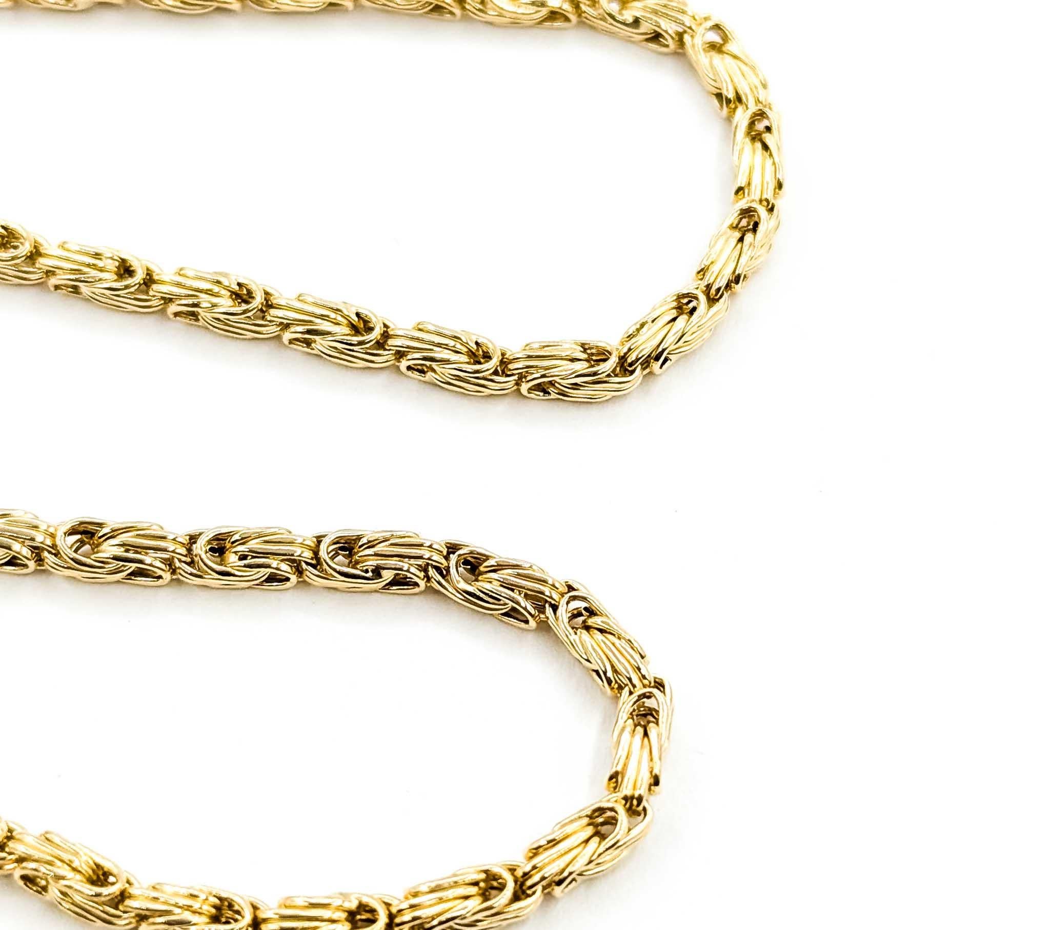Timeless Fancy Link Necklace in 14k Yellow Gold In Excellent Condition For Sale In Bloomington, MN