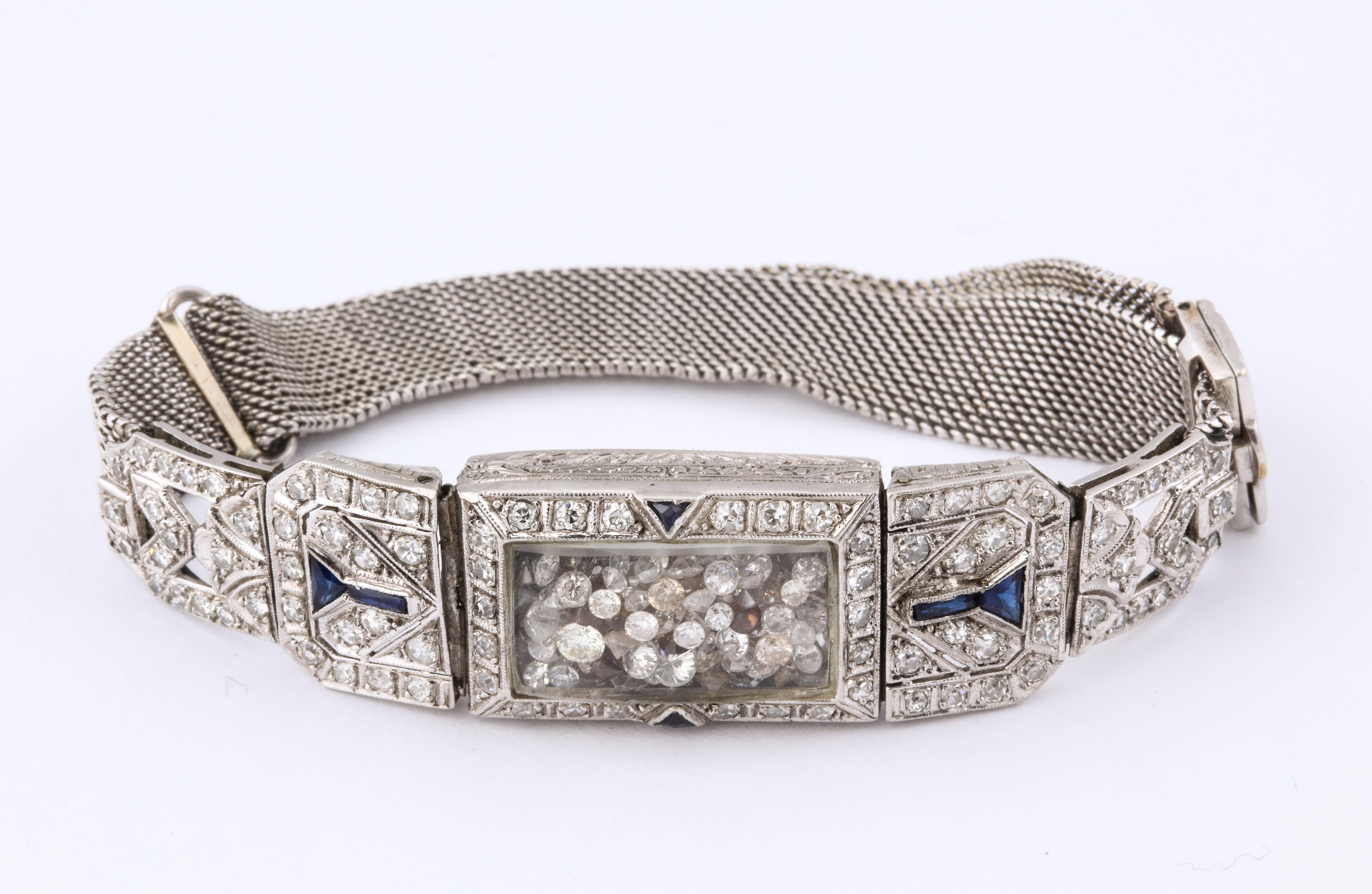 Timeless Flexible Art Deco Bracelet with Floating Diamonds In Good Condition For Sale In New York, NY