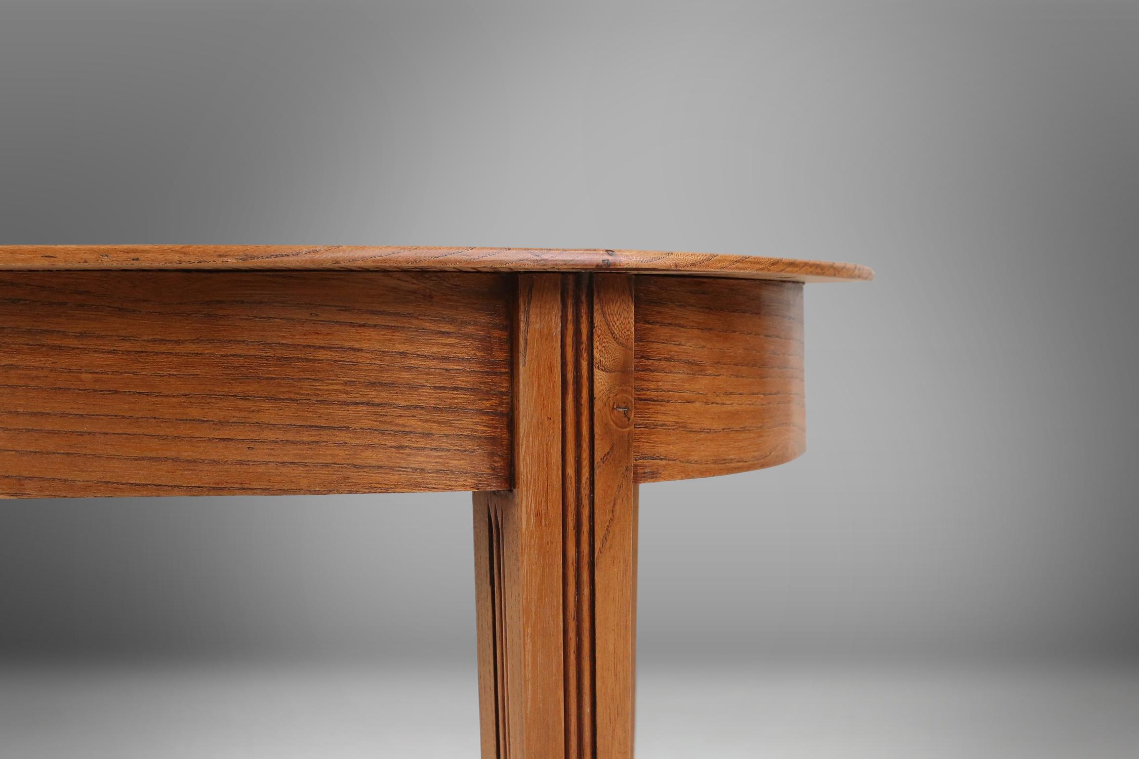 Mid-20th Century Timeless French Art Deco side table in oak, 1930s  For Sale
