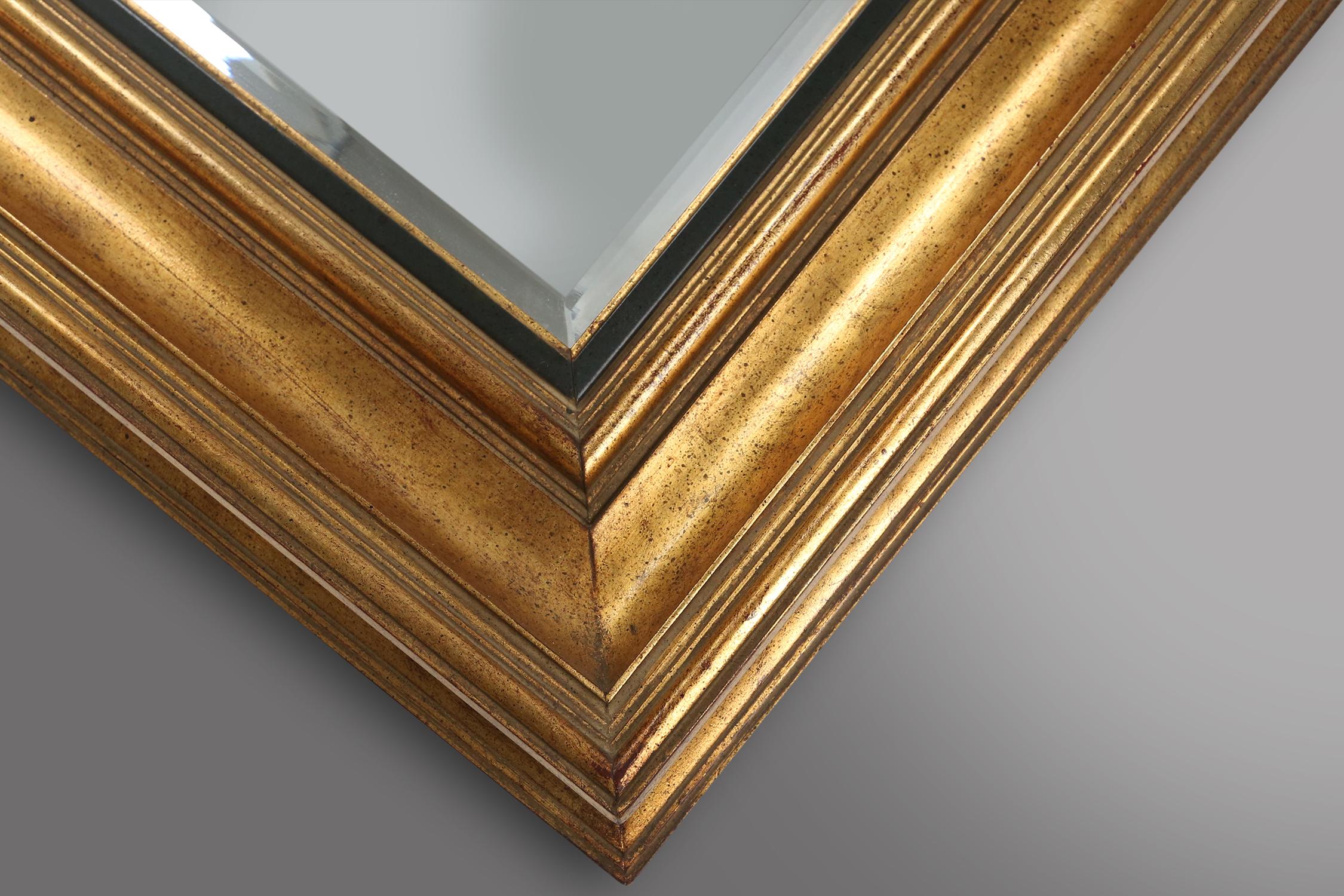 Mid-20th Century Timeless gilded mirror by Deknudt, Belgium in wood, Belgium ca. 1960 For Sale