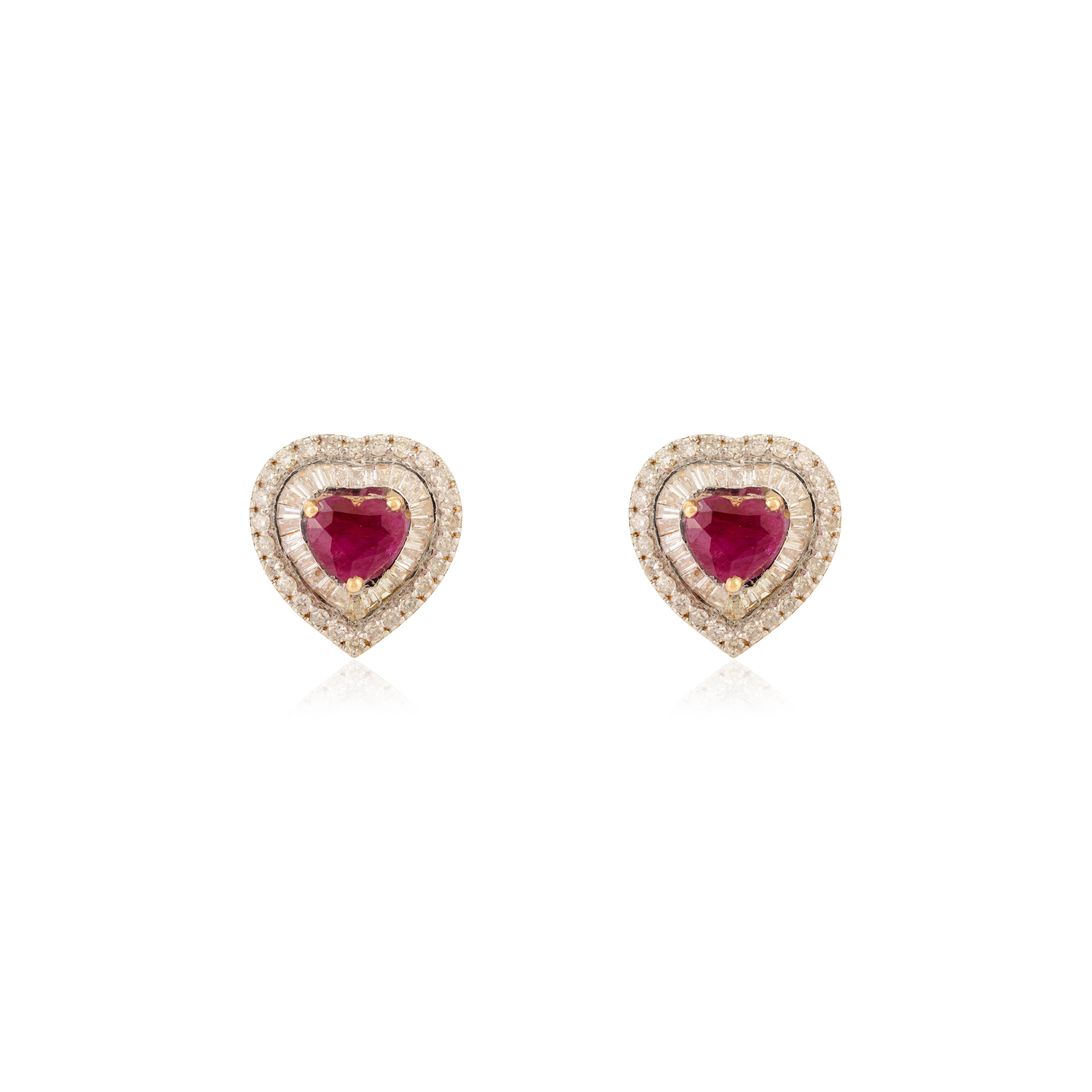 Art déco Timeless Heart Shaped Ruby & Diamond Halo Stud Earrings Made in 14k Yellow Gold en vente