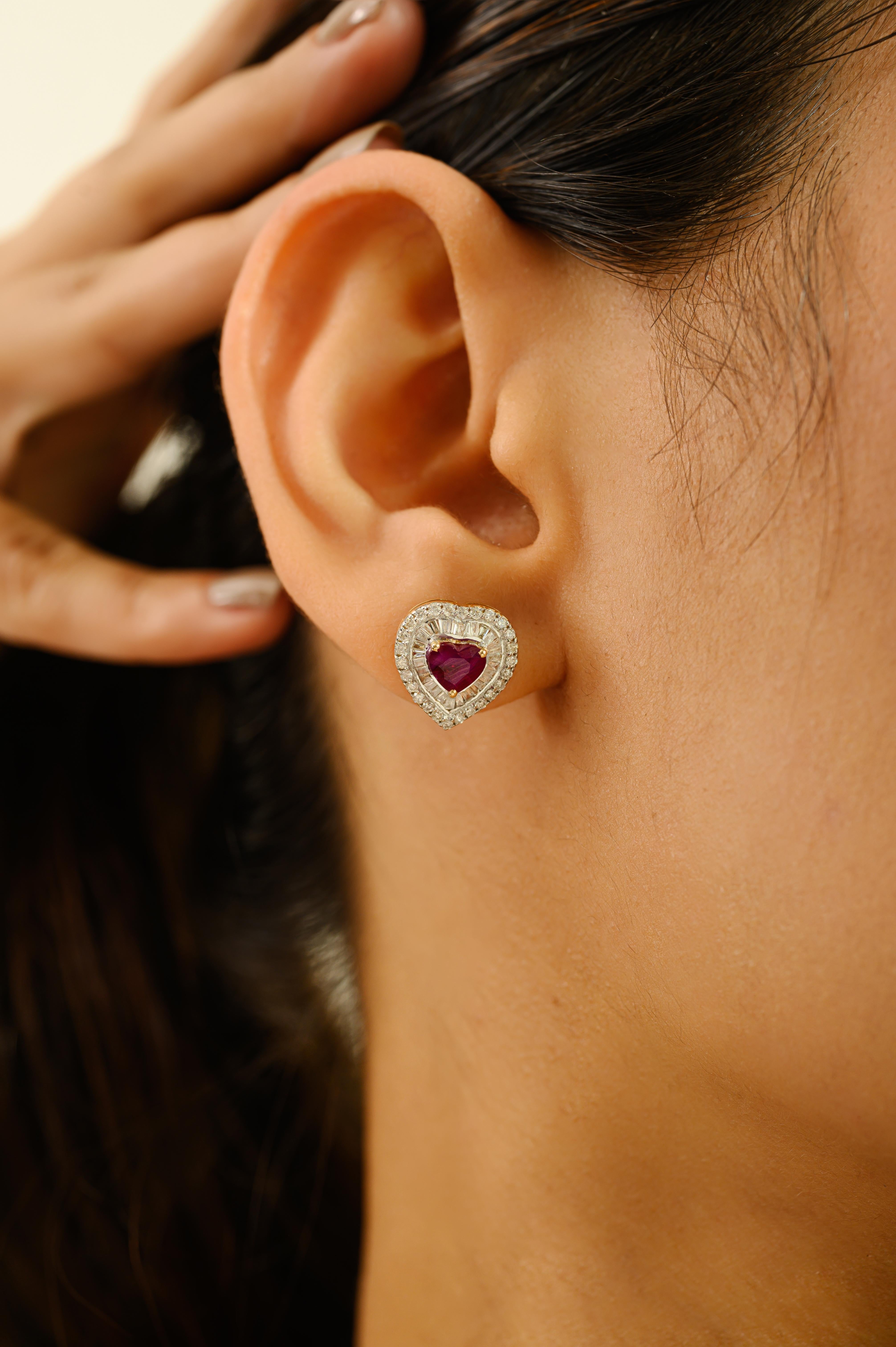 Taille cœur Timeless Heart Shaped Ruby & Diamond Halo Stud Earrings Made in 14k Yellow Gold en vente