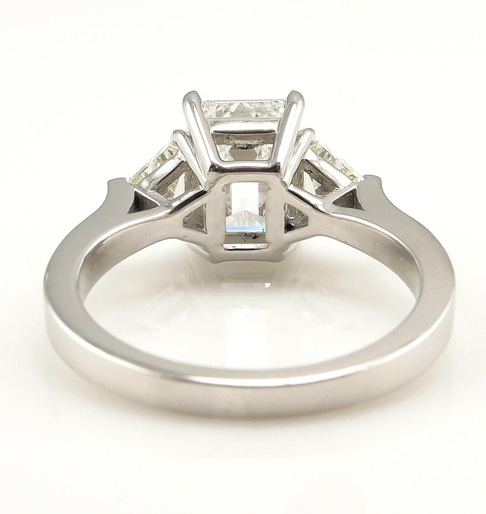 Women's Timeless I VS2 GIA 2.62ct Emerald Cut Diamond 3 Stone Engagement Platinum Ring