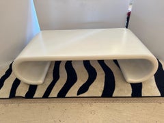 Timeless Karl Springer Style Wasserfall Couchtisch