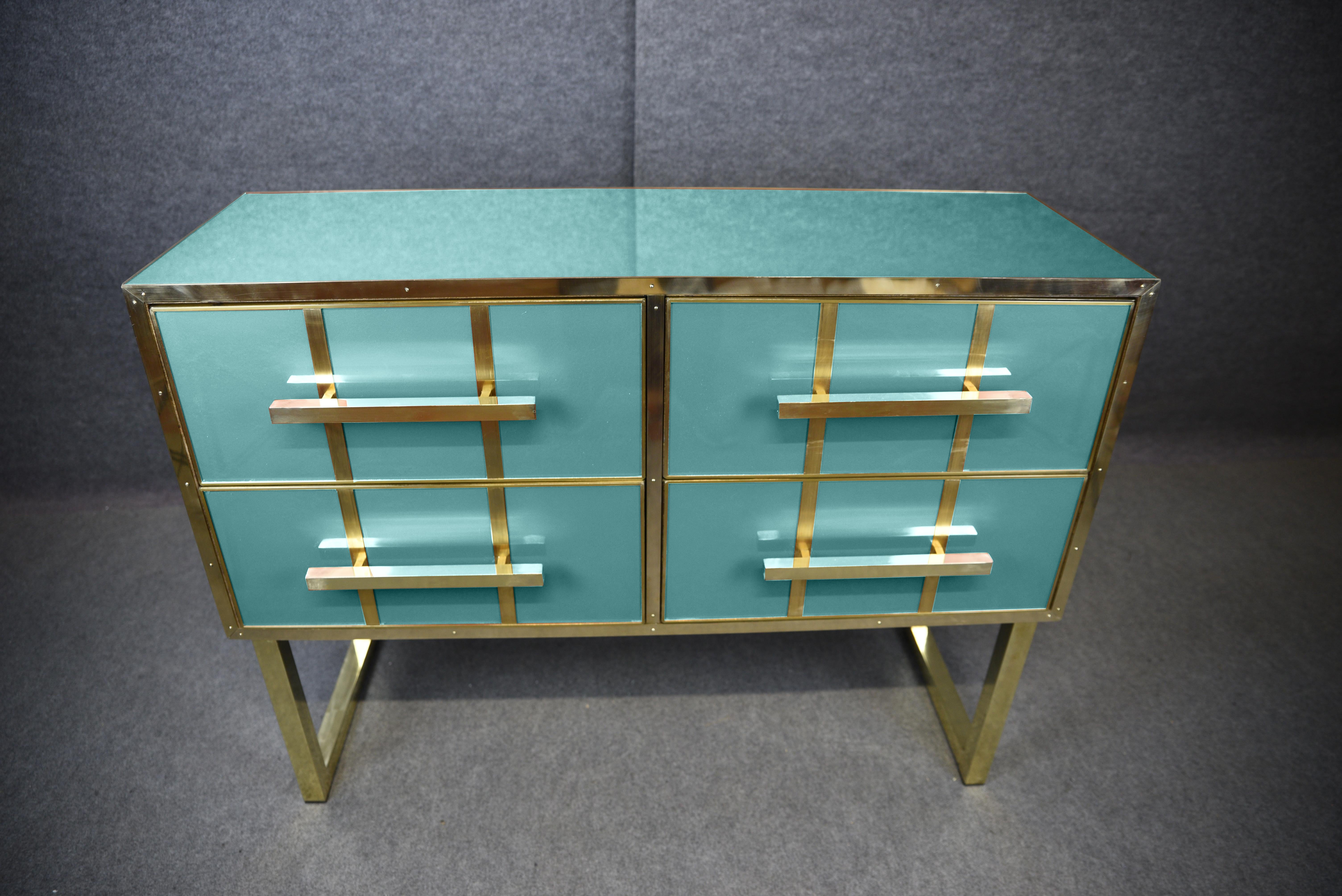 Moderno Timeless Luxury: Azure Murano Glass & Brass Chest of Drawers from Italy Availabl in vendita