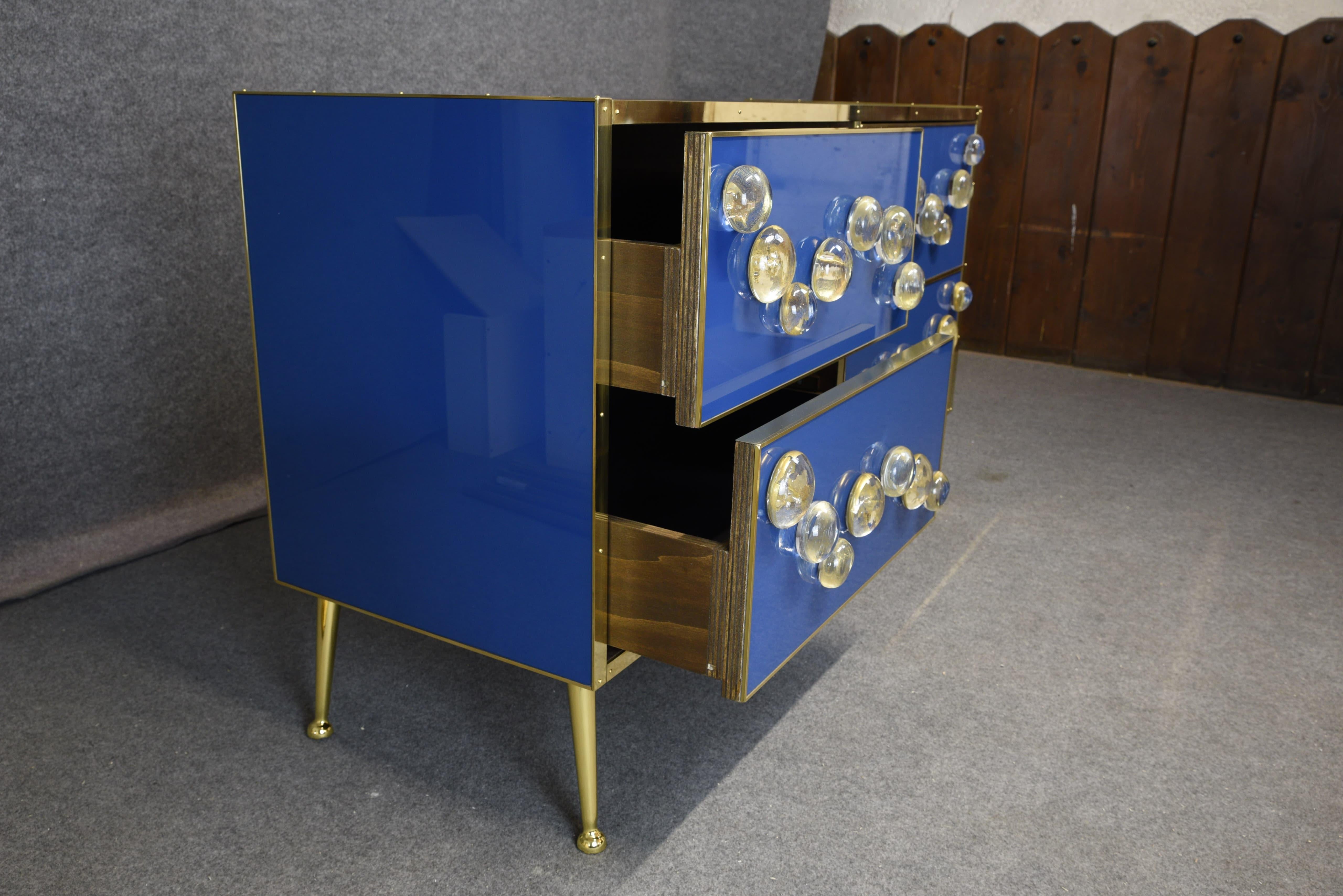 Timeless Luxury: Blue Sideboard with 28 Murano Jewel & Brass Justfurnituress in vendita 3