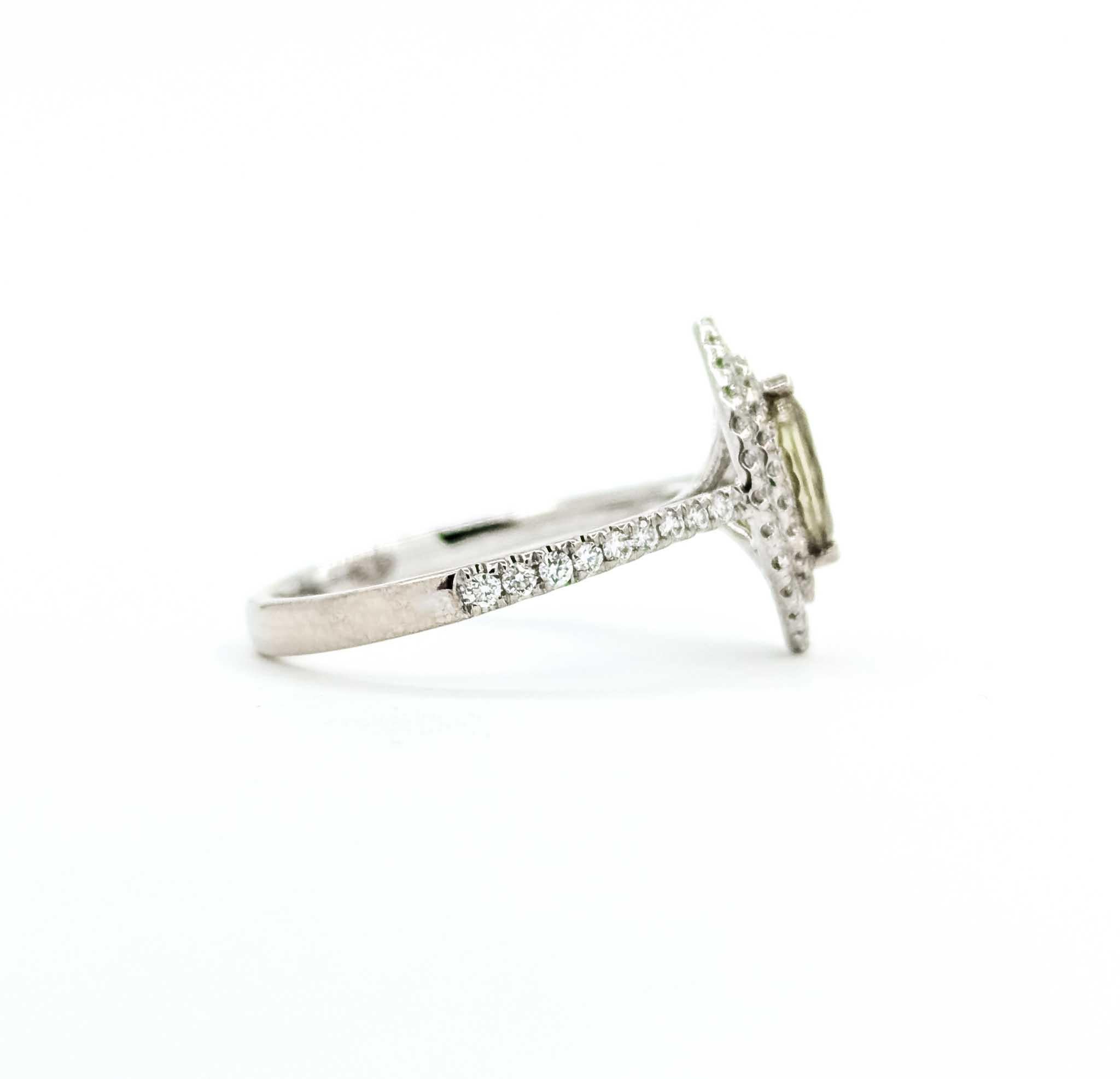 Timeless Marquise Alexandrite and Diamond Ring in 18k White Gold For Sale 3