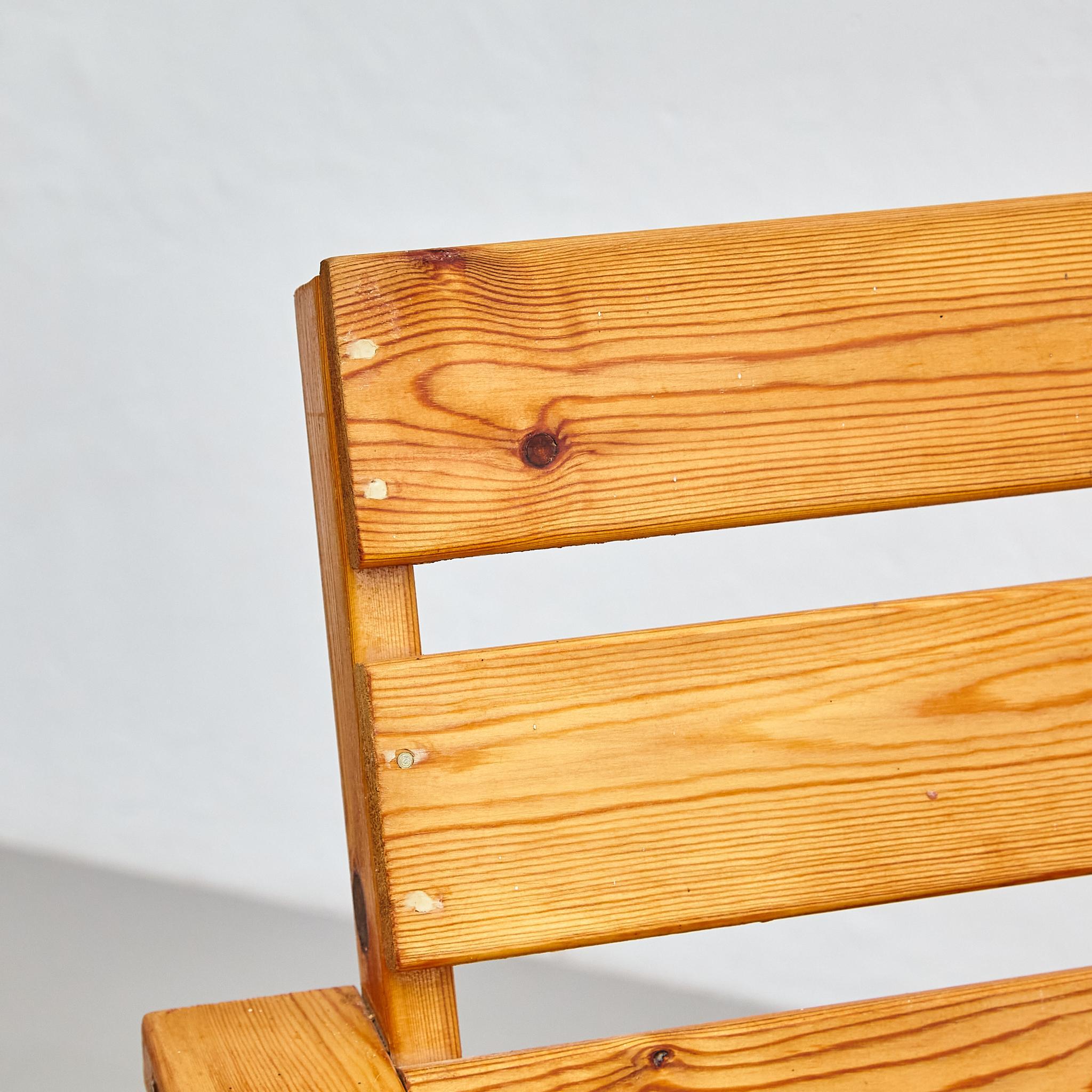 Banc intemporel en bois français du milieu du siècle, vers 1960 en vente 1
