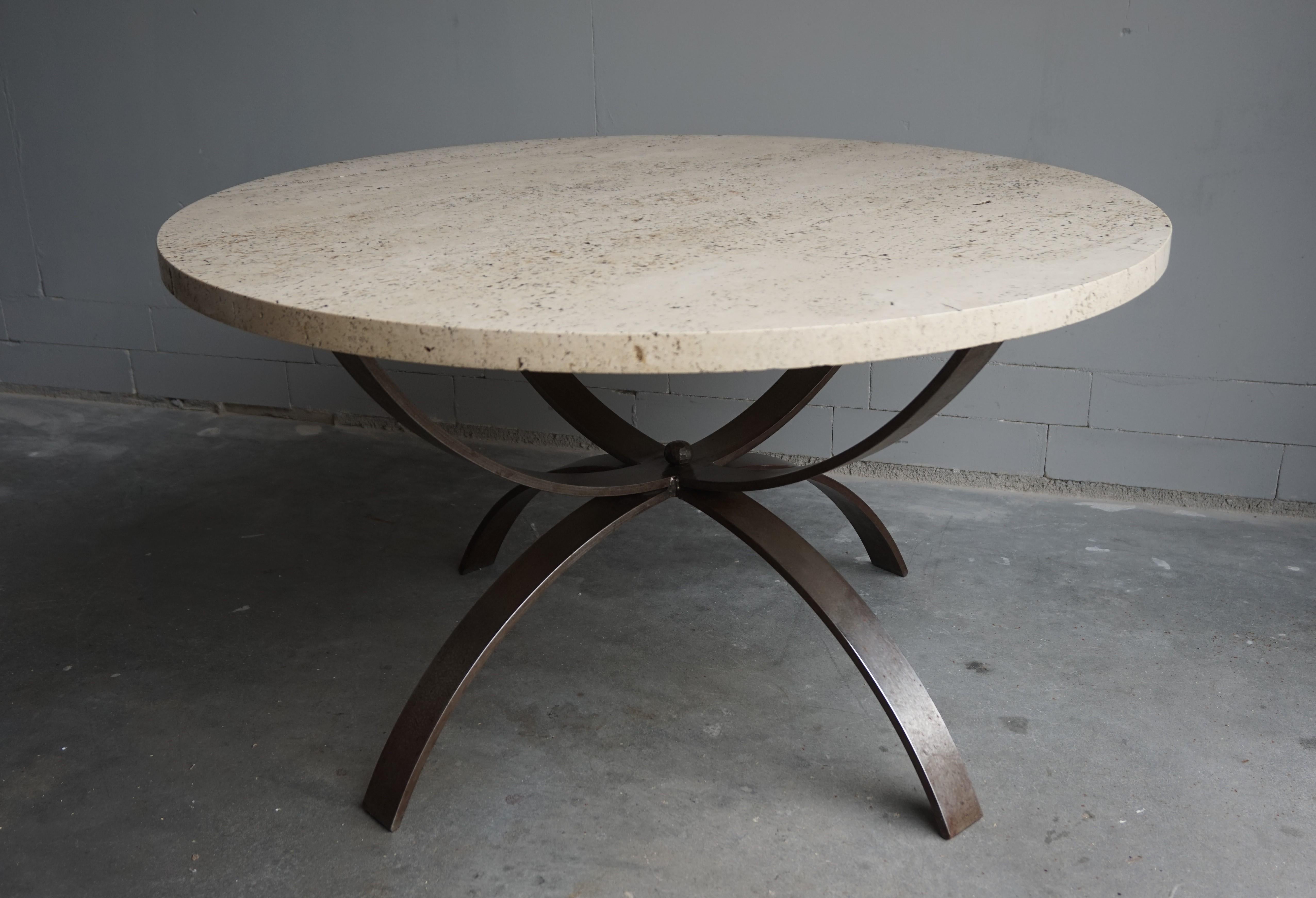 Table basse moderne et intemporelle en fer forgé et travertin, design des années 1960 en vente 11