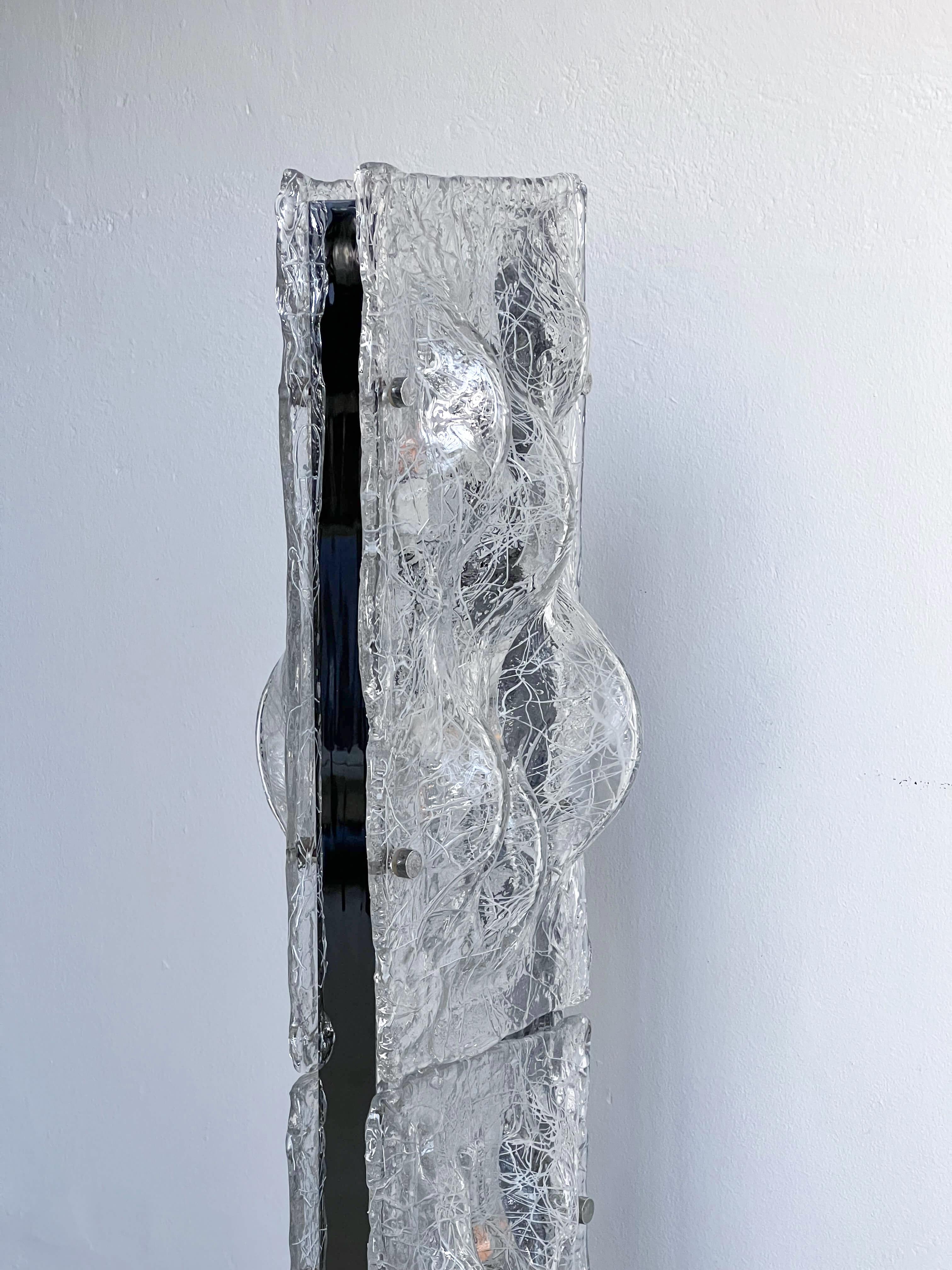 Timeless Murano Sculptural Floor Lamp by Toni Zuccheri, Space Age Collectible (lampe de sol sculpturale intemporelle de Toni Zuccheri) en vente 4