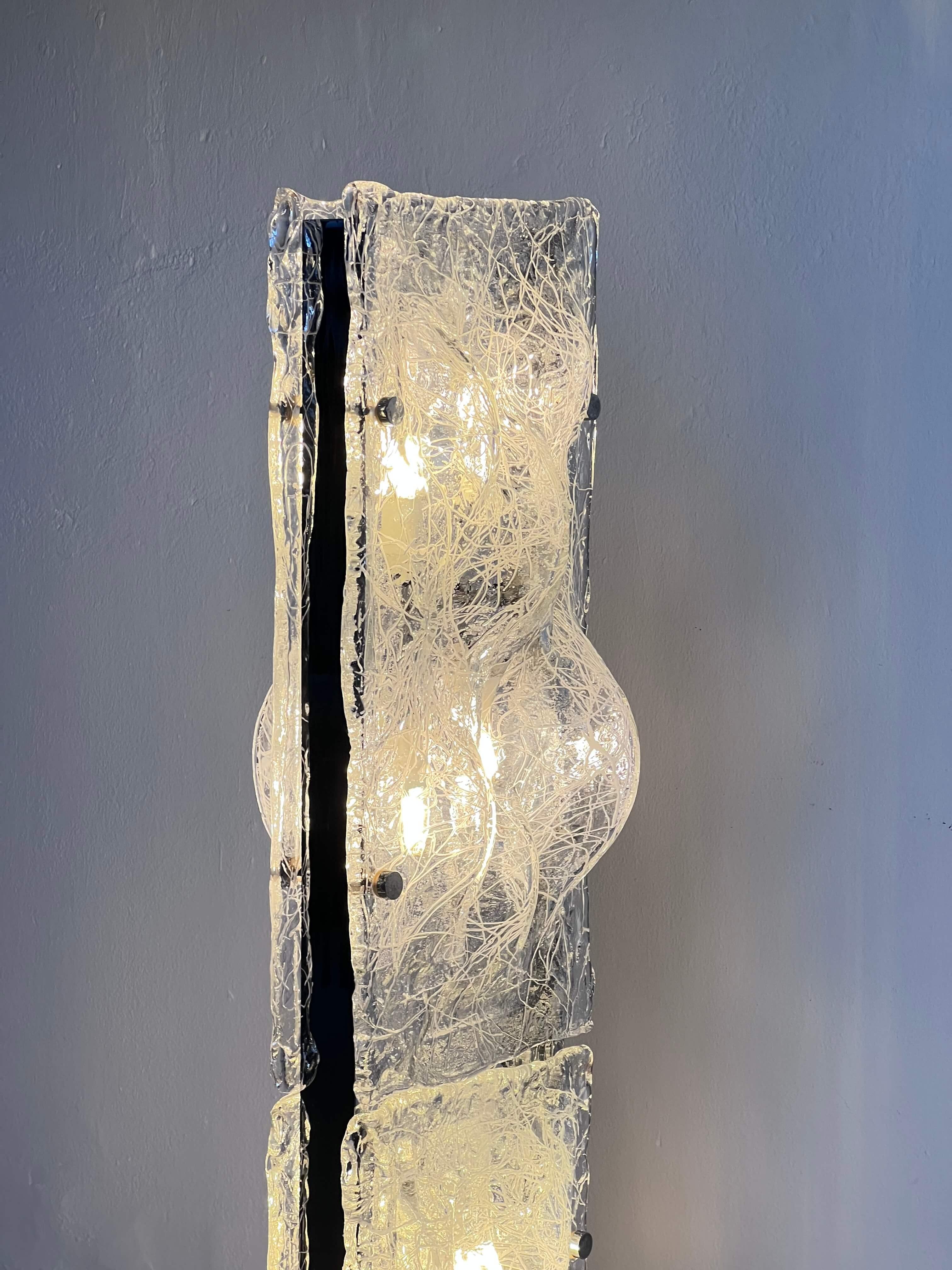 Acier Timeless Murano Sculptural Floor Lamp by Toni Zuccheri, Space Age Collectible (lampe de sol sculpturale intemporelle de Toni Zuccheri) en vente