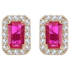 Regalo de pendientes de oro amarillo de 14k con halo de diamantes y rubí de corte octogonal atemporal