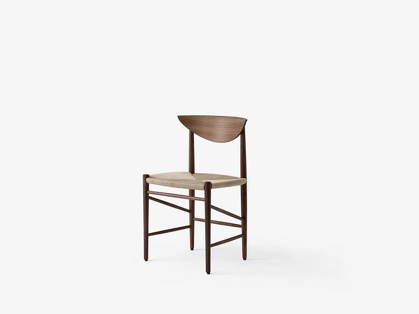 La chaise Drawn 1956 de Hvidt & Mølgaard est une pièce maîtresse du design danois.
S'appuyant sur des techniques artisanales traditionnelles et construit à partir de matériaux organiques, il apporte un sentiment d'honnêteté saine à tout espace.
La