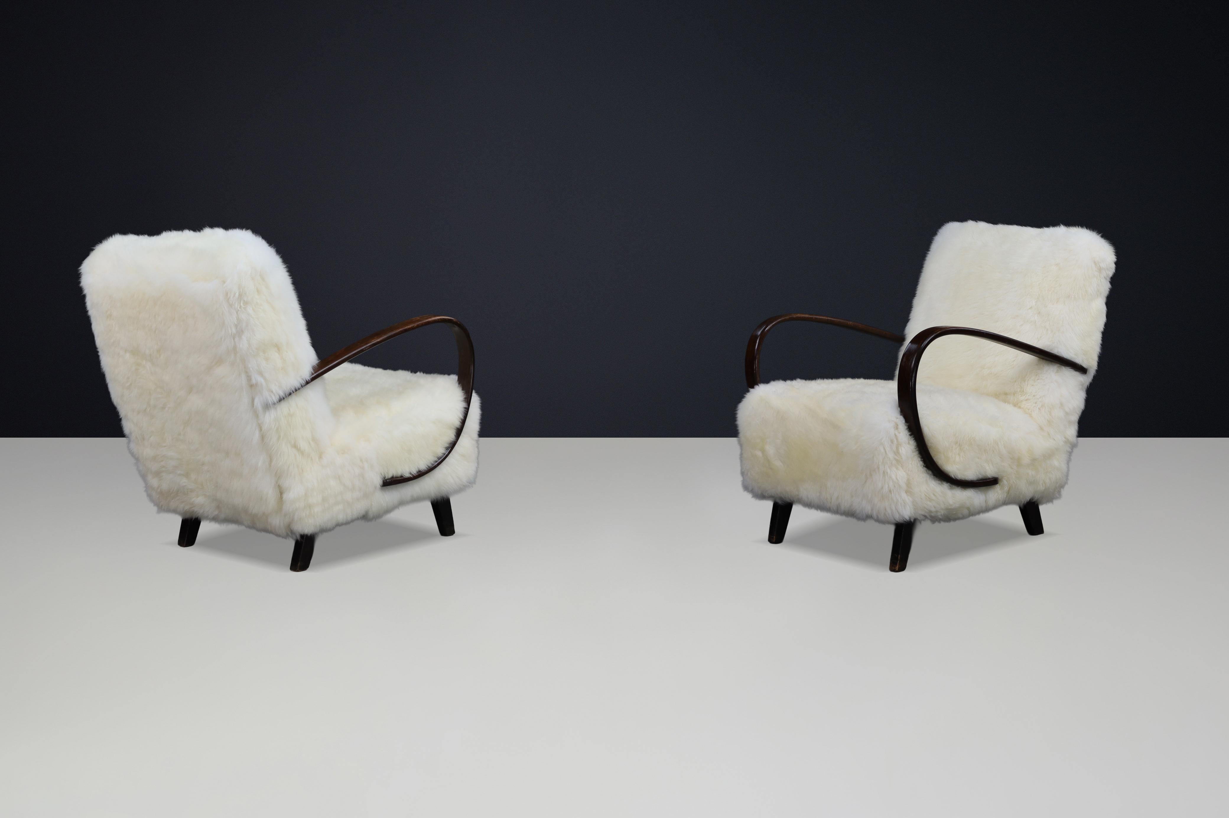 Timeless Pair of Jindřich Halabala Mid-Century Modern Sheepskin Lounge Chairs For Sale 2